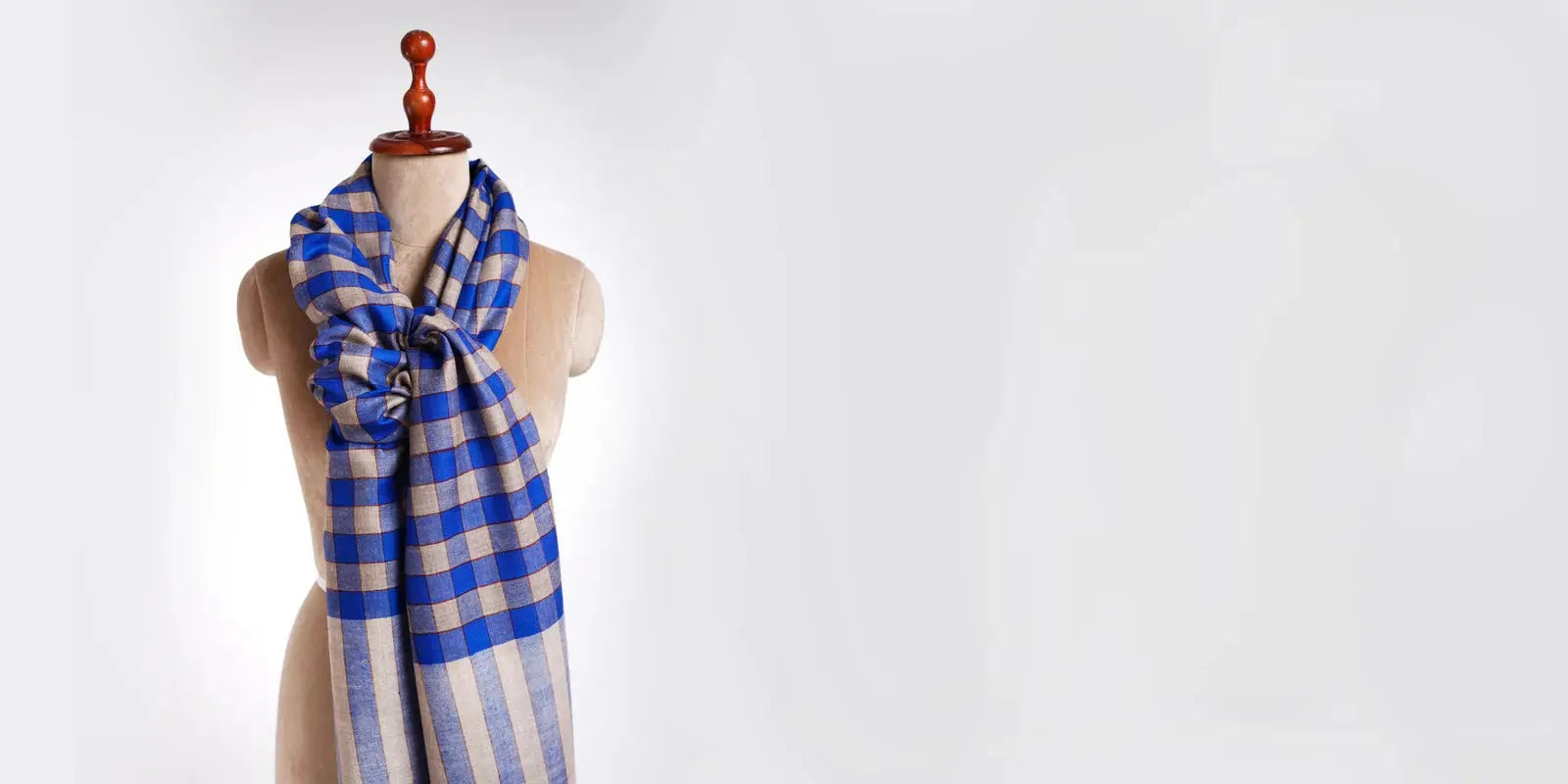 Exploring-the-Beauty-and-Craftsmanship-of-Pashmina-Shawls-and-Wrap Shahkaar