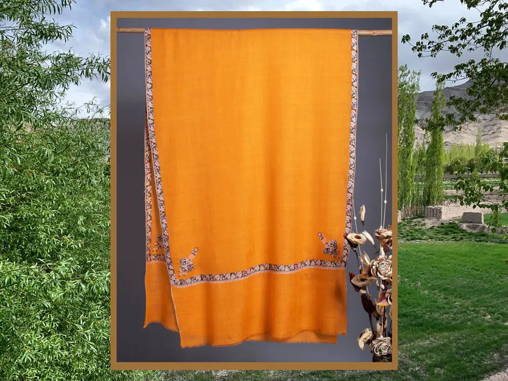 Shahkaar-Style-Guide-Unleashing-the-Summer-Magic-of-Pashmina-Shawls Shahkaar