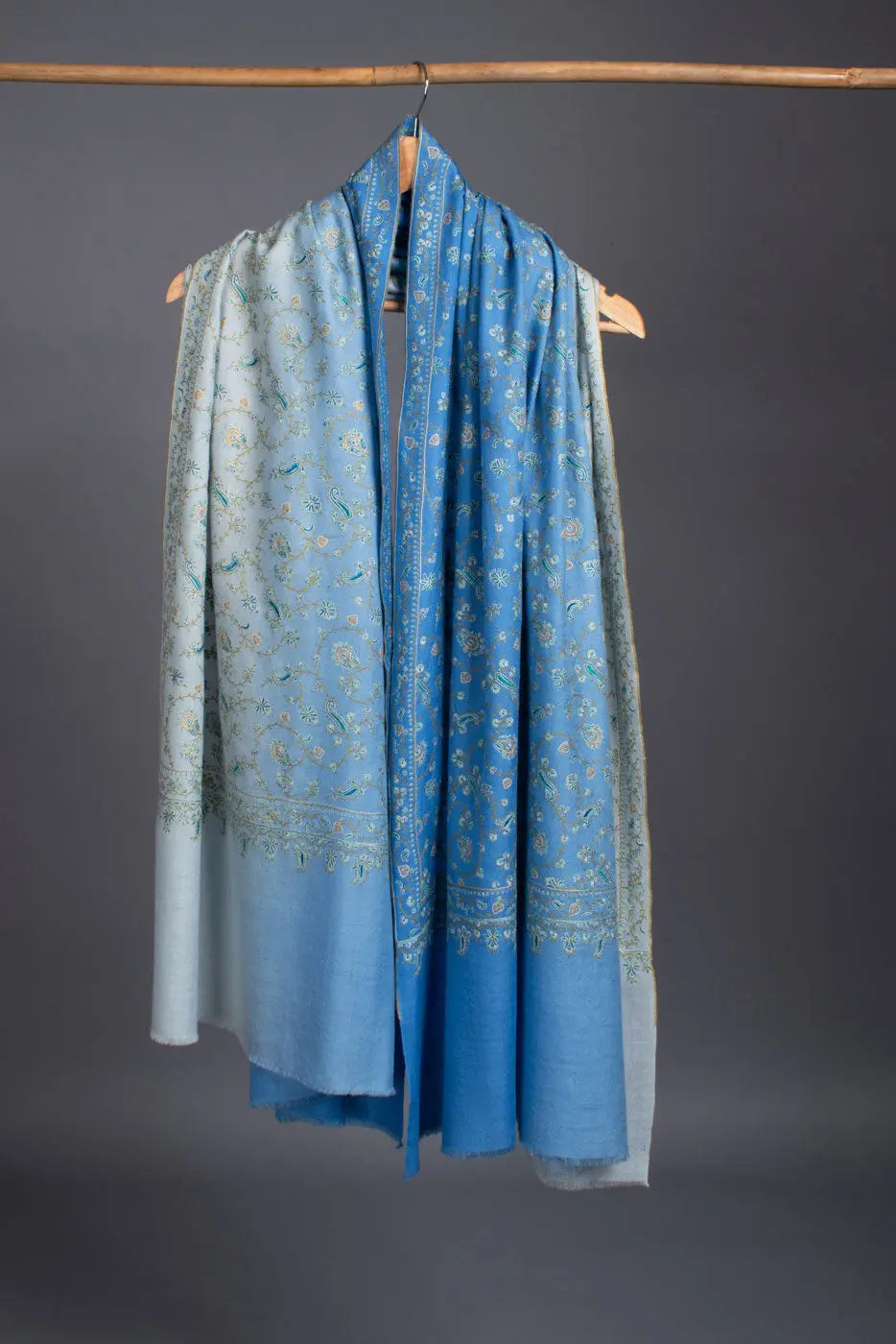 The-Ultimate-Guide-to-Finding-the-Best-Pashmina-Shawls-in-Srinagar-Kashmir Shahkaar