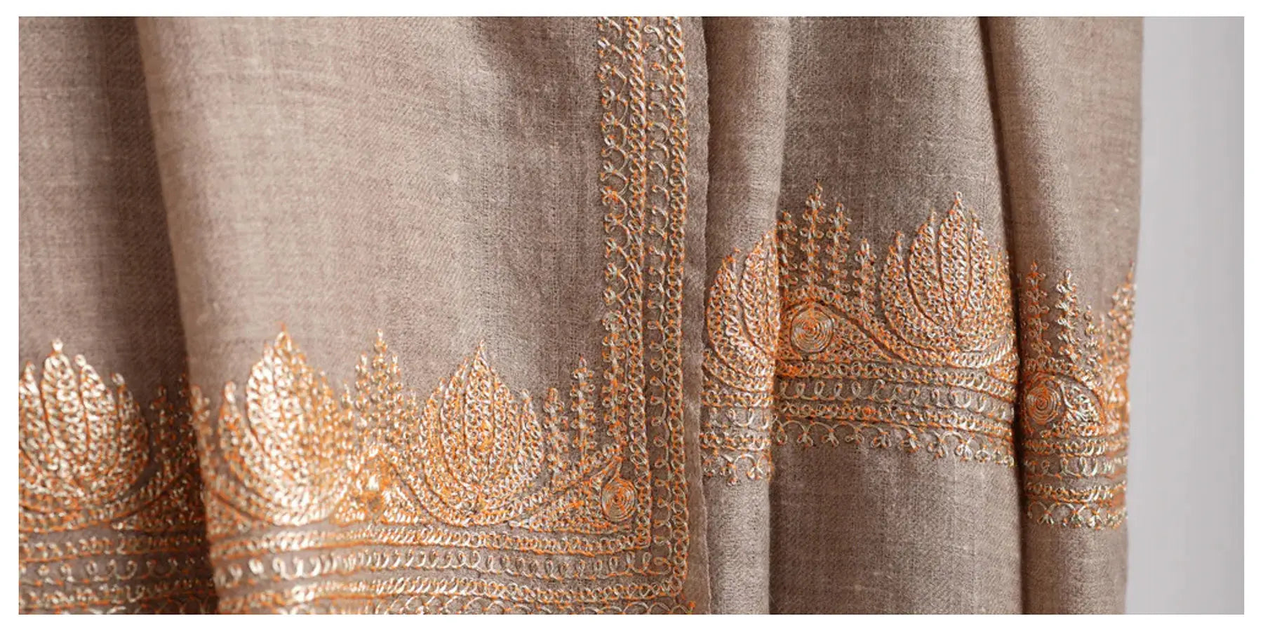What-Are-Pashmina-Tilla-Shawls-and-Why-Are-They-So-Popular Shahkaar