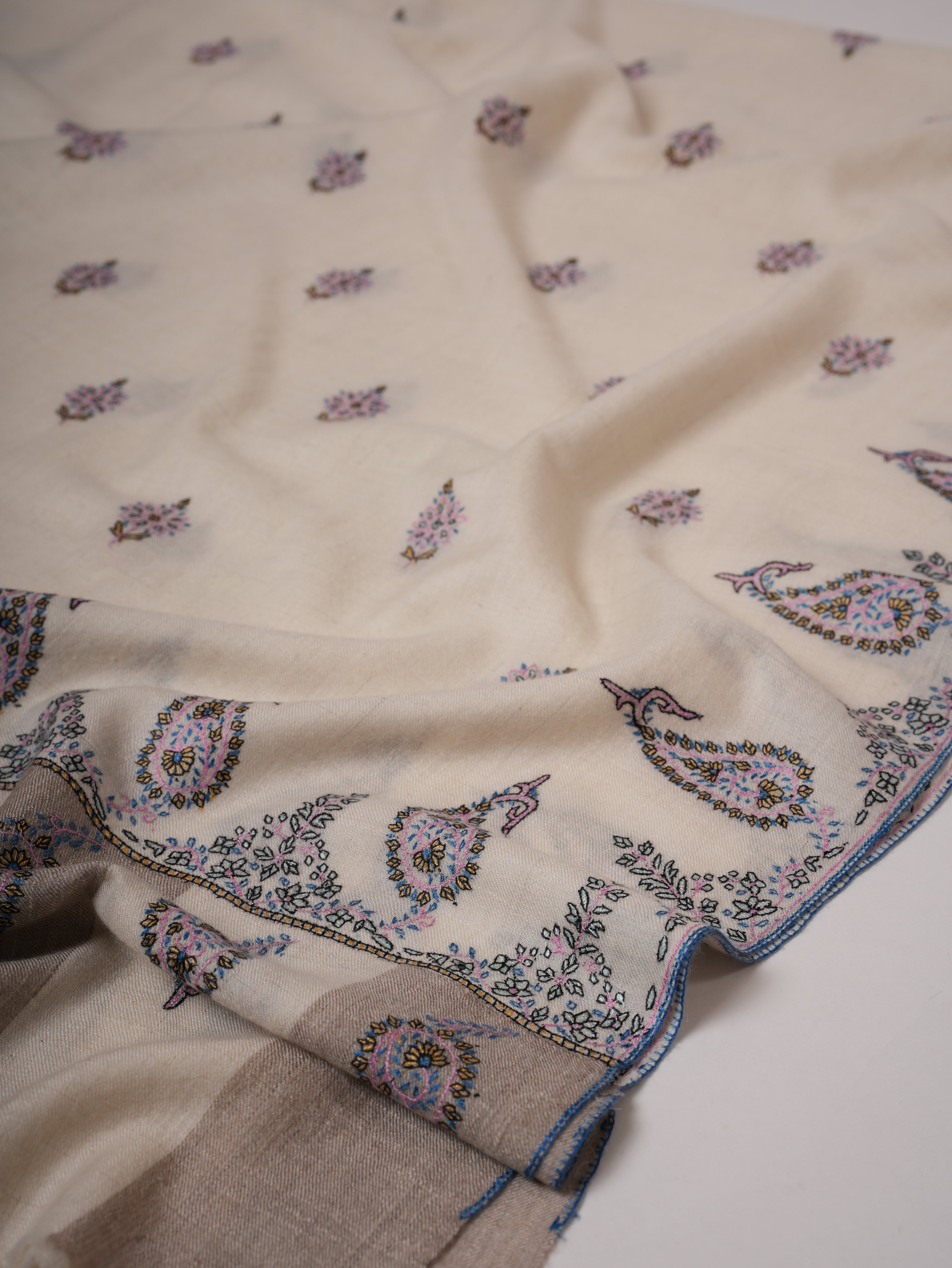 Paisley Floral Buteh Embroidered Kashmiri Pashmina Shawl – Handwoven Luxury Shahkaar