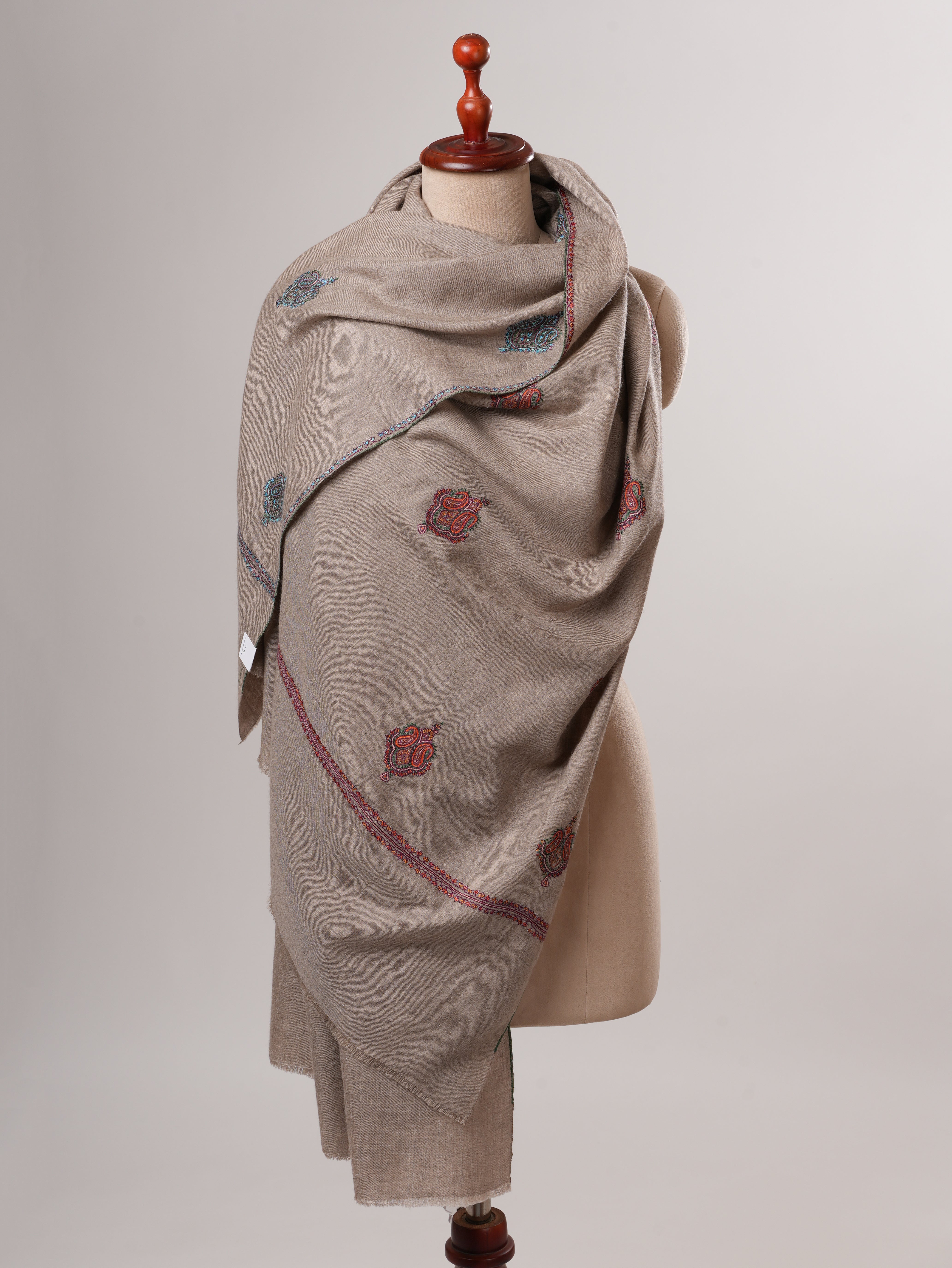 Aksi Embroidered Shahkaar Kashmiri Pashmina Shawl Shahkaar