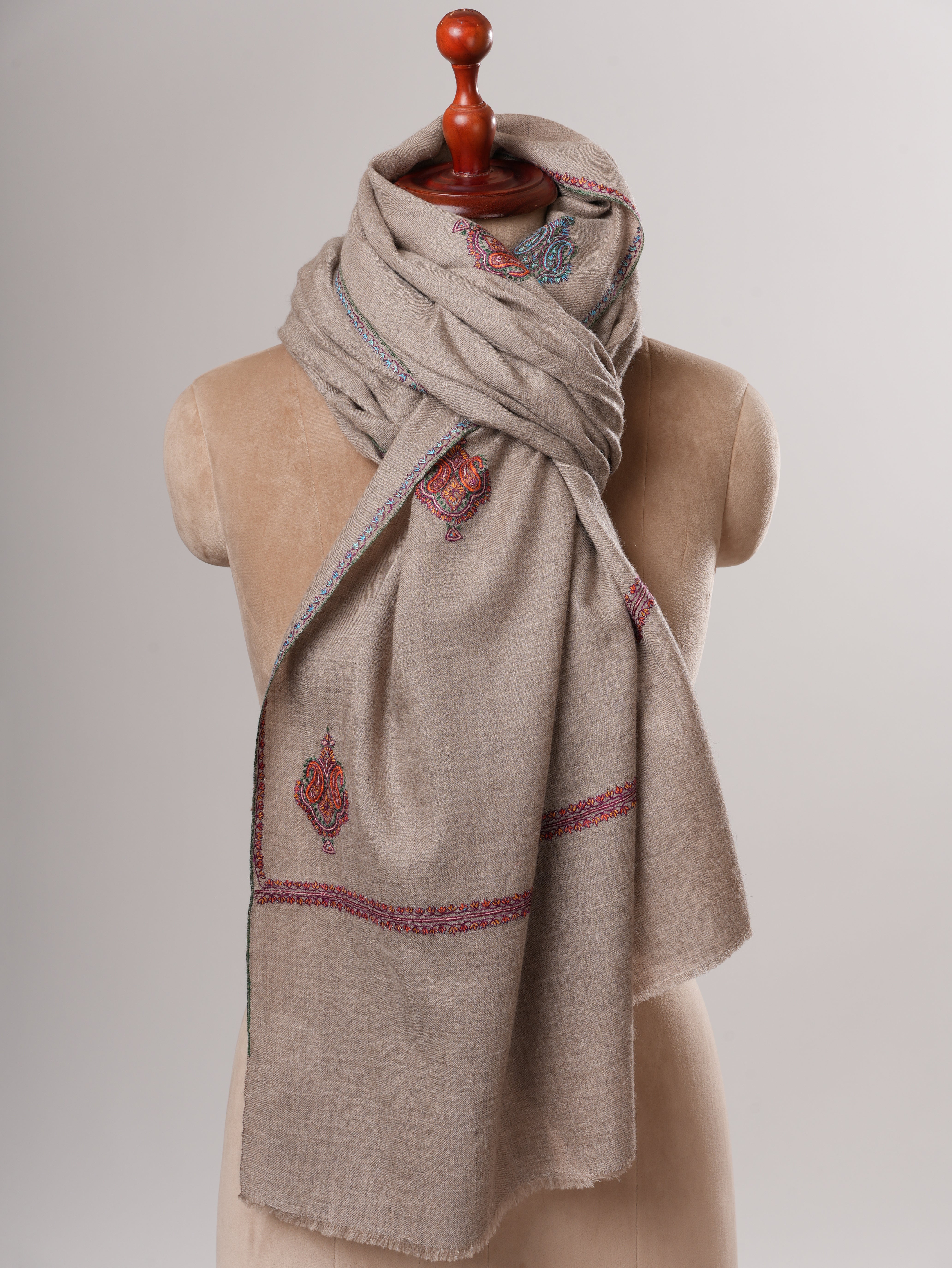 Aksi Embroidered Shahkaar Kashmiri Pashmina Shawl Shahkaar