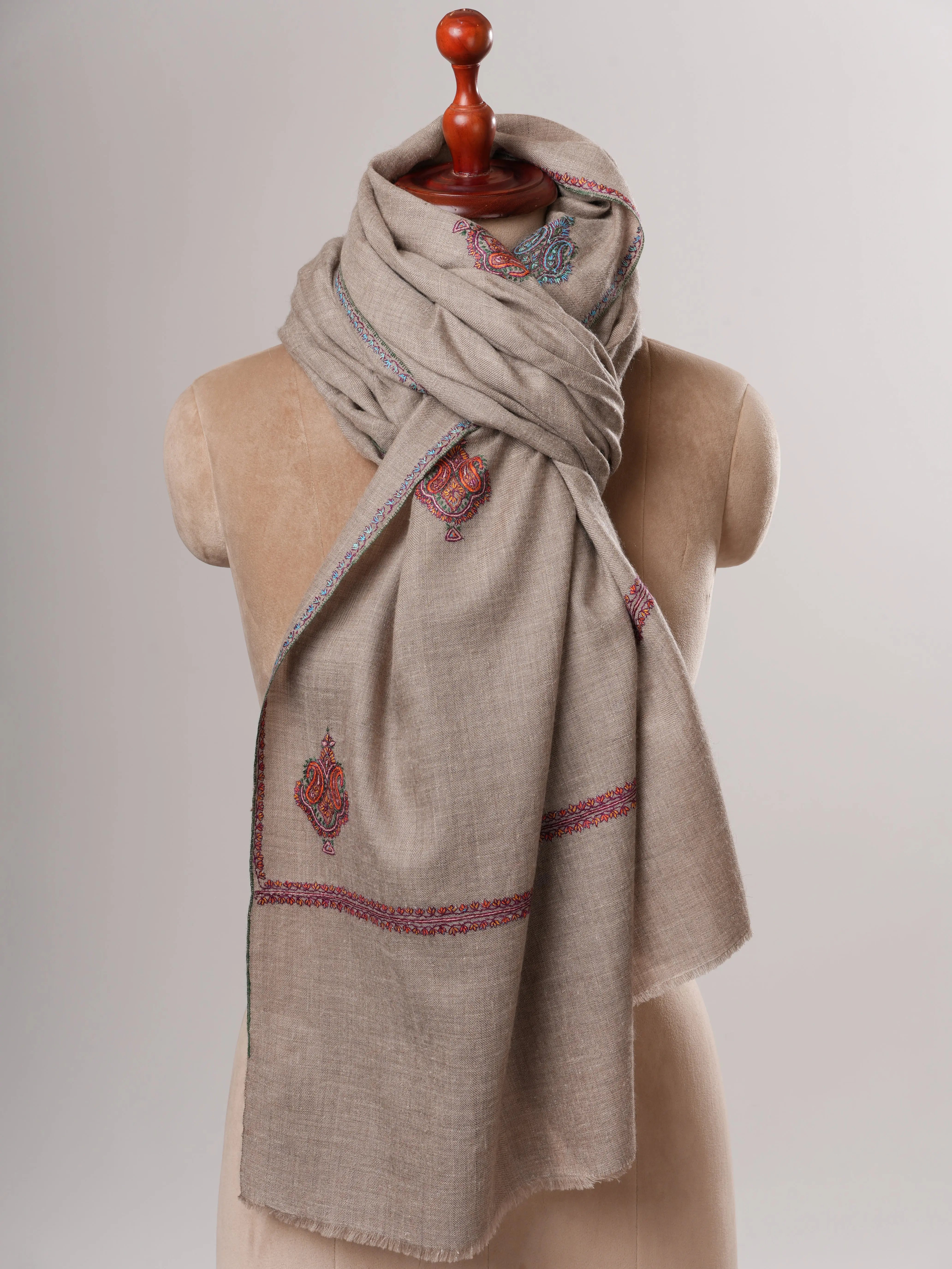 Aksi Embroidered Shahkaar Kashmiri Pashmina Shawl Shahkaar