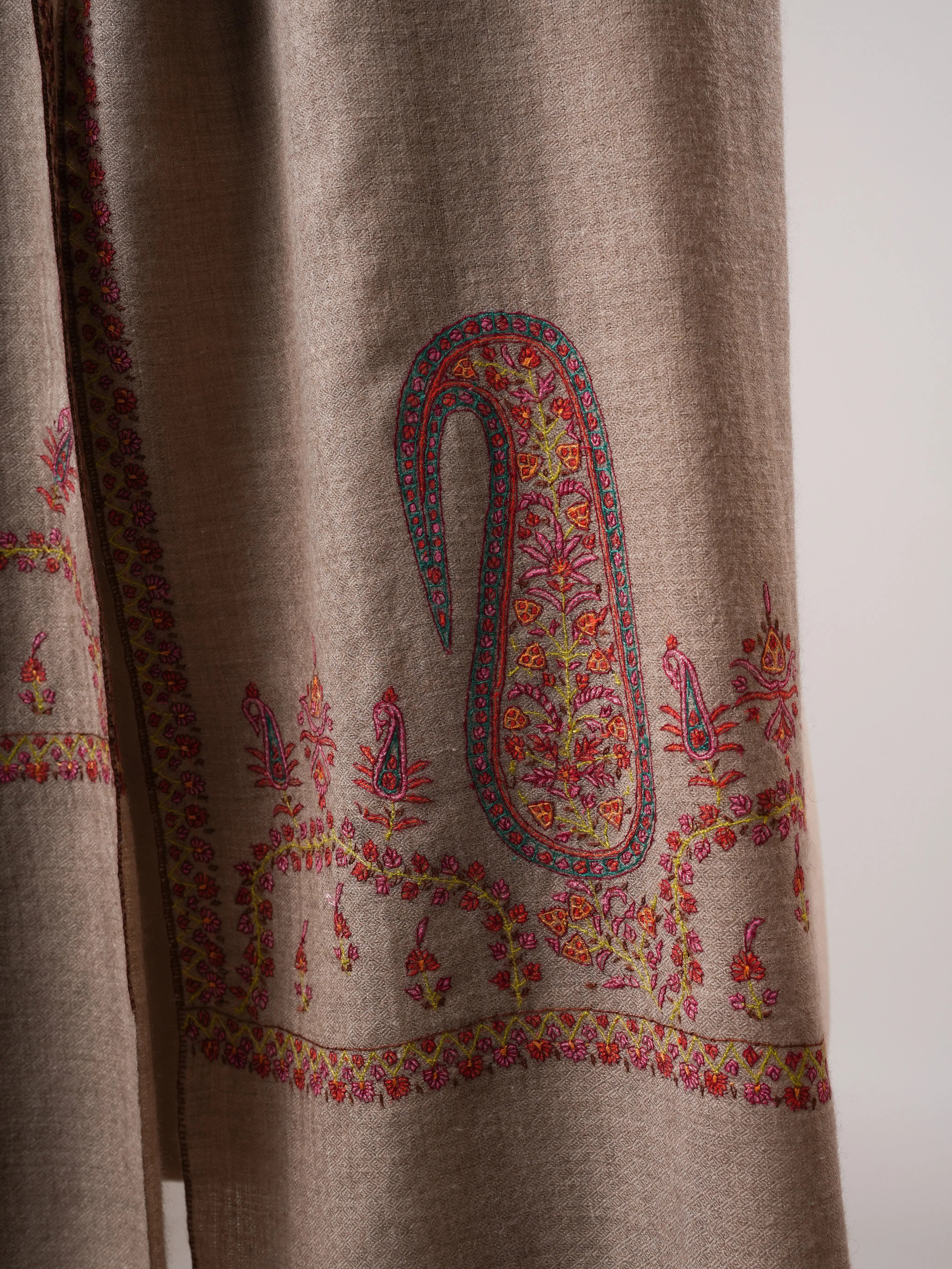 Artisan Crafted Grey Cashmere Scarf Featuring Detailed Palla Handwork Shahkaar