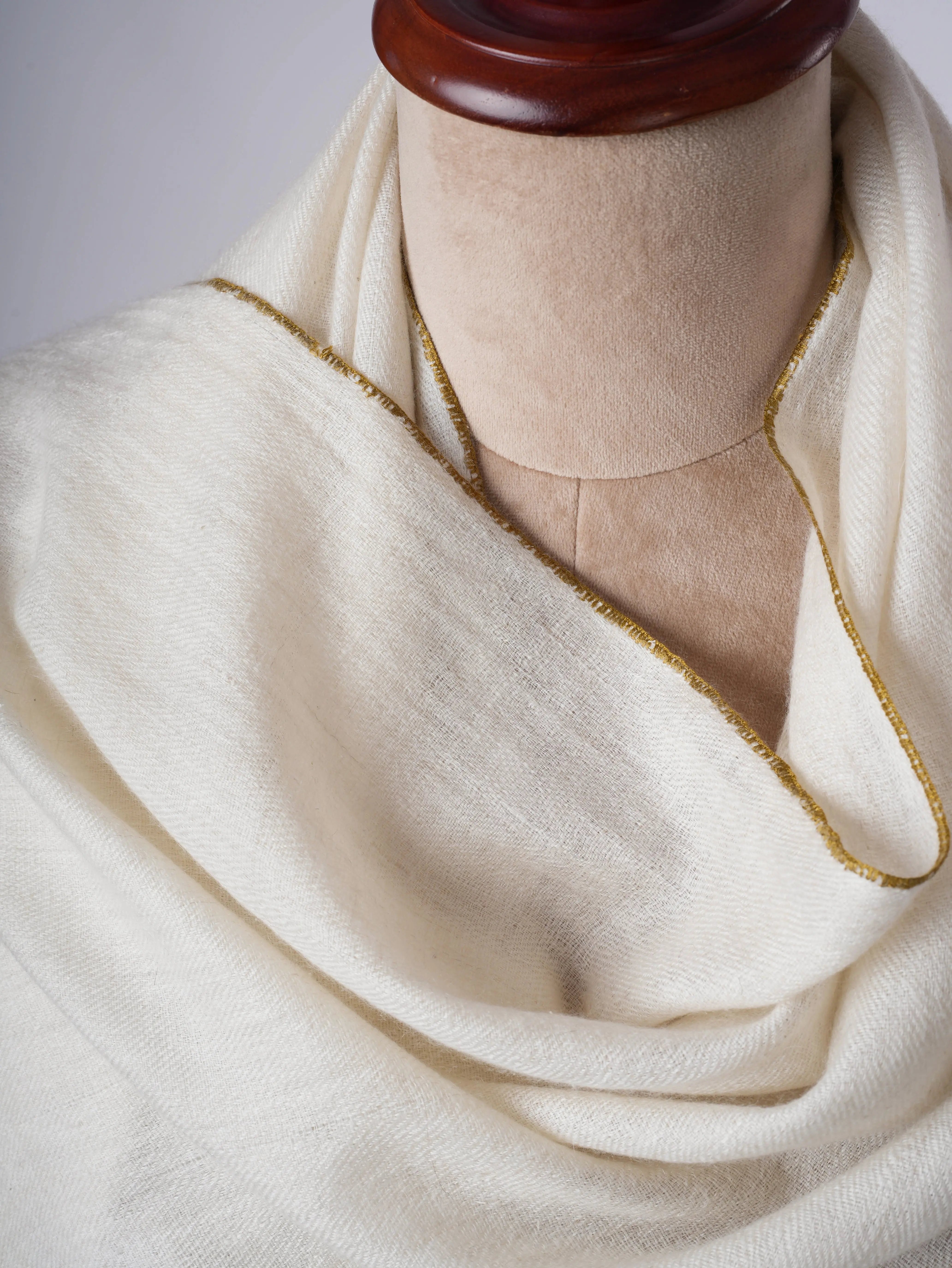 Baby Soft Handspun Himalayan Cashmere Scarf with Kaaj Embroidery – Rare Artisanal Elegance Shahkaar