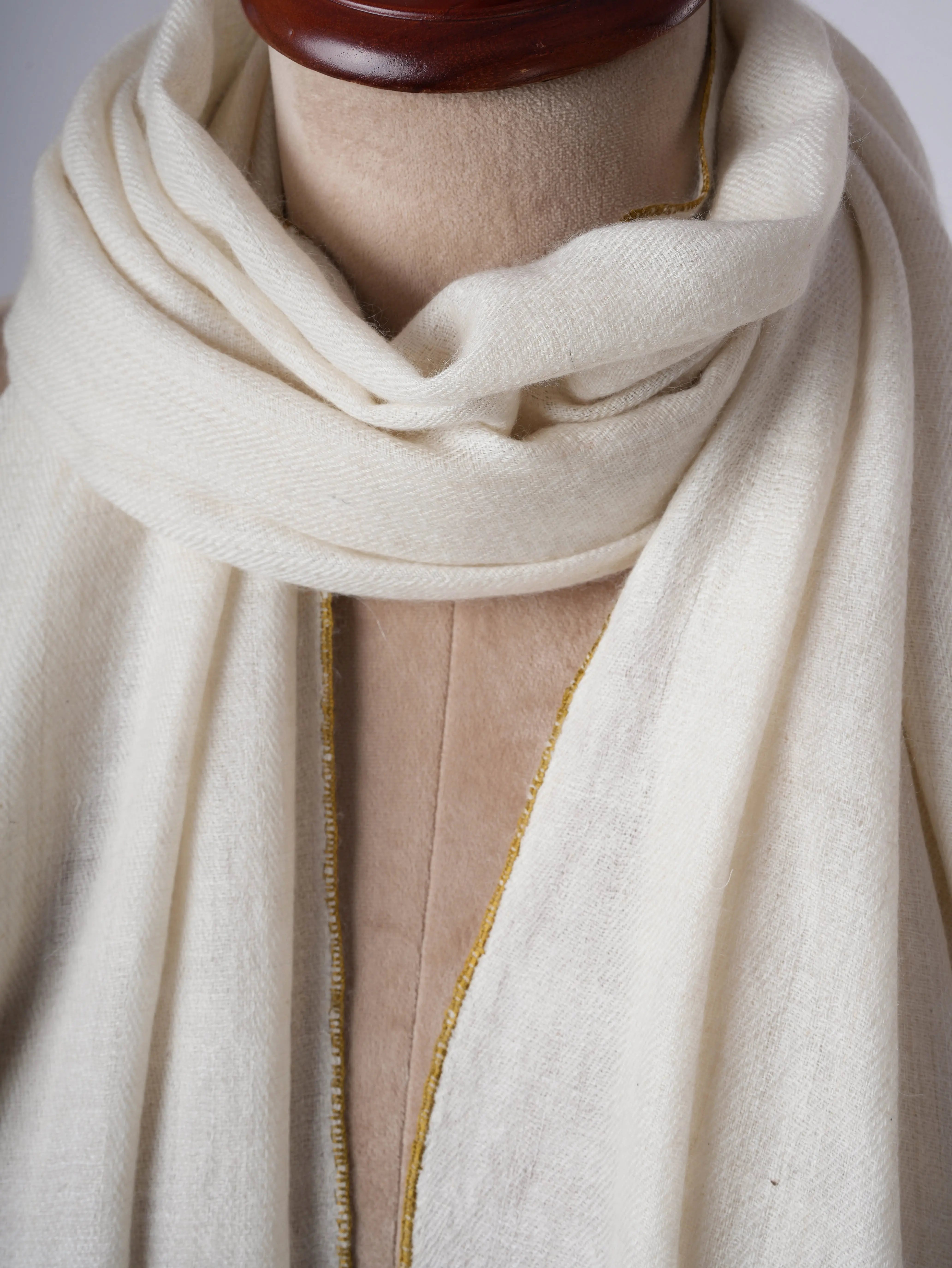 Baby Soft Handspun Himalayan Cashmere Scarf with Kaaj Embroidery – Rare Artisanal Elegance Shahkaar