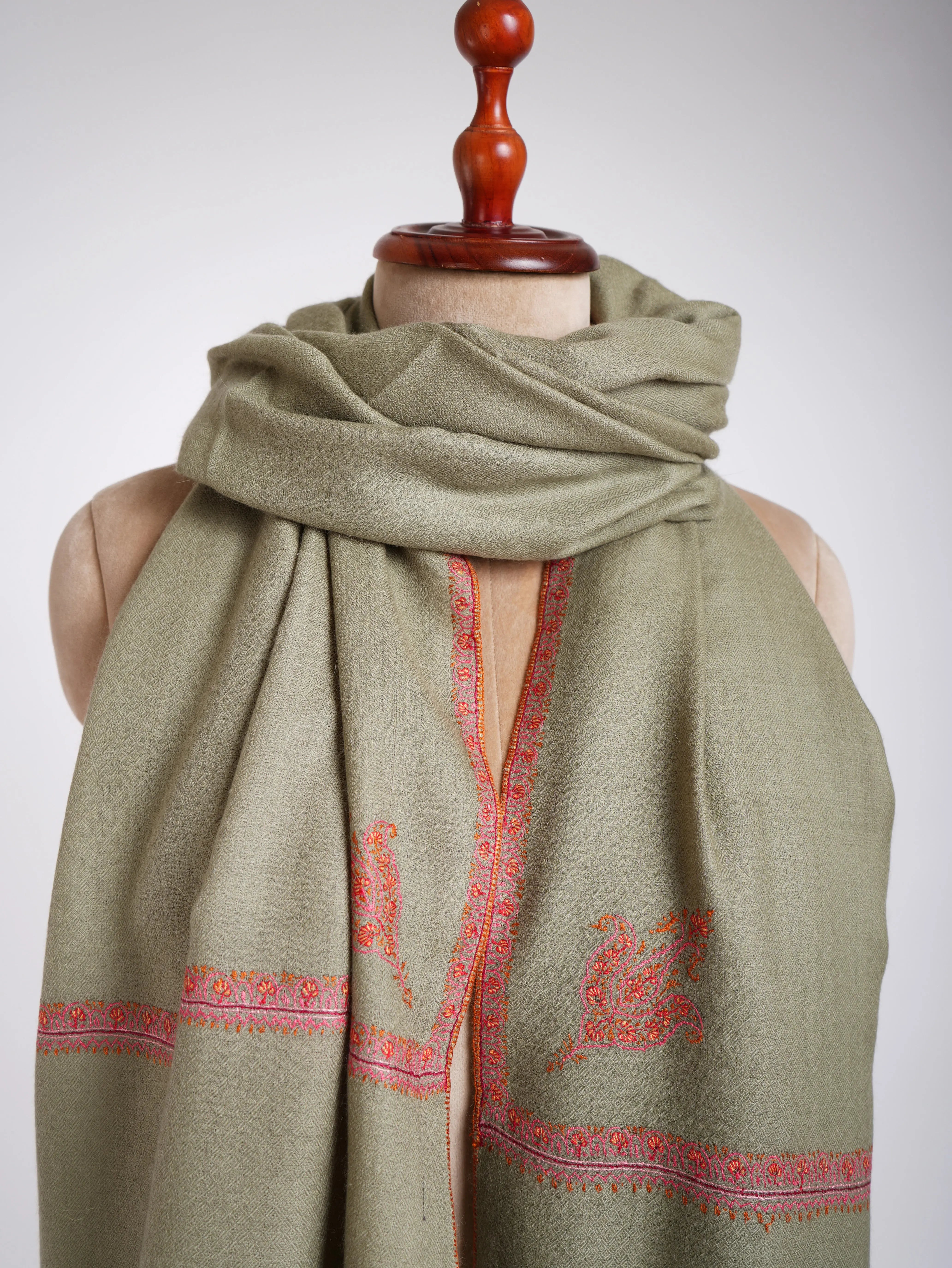 Baildar Corner Motif Hand Sozni Pashmina Shawl Fern Shahkaar