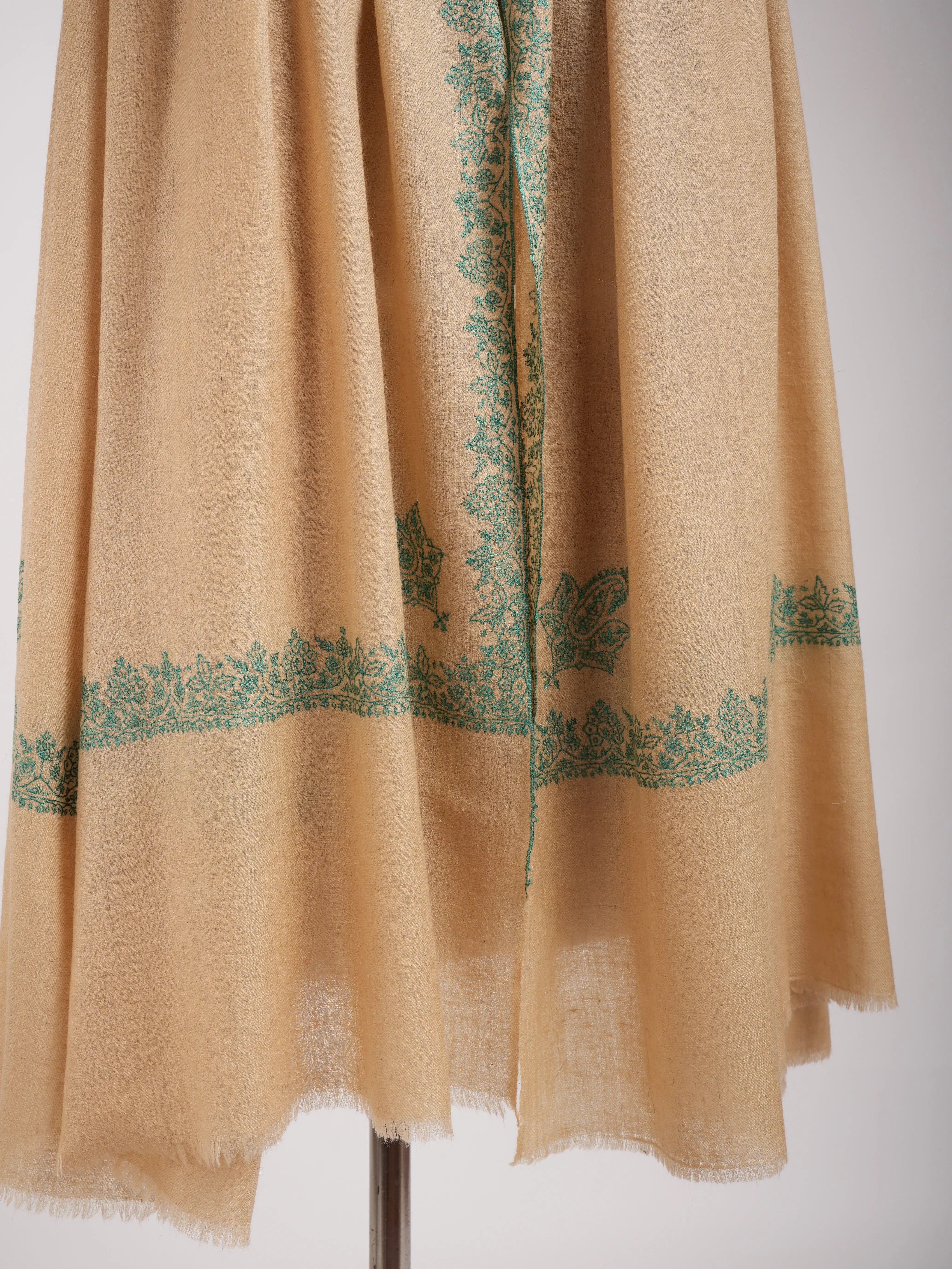 Beautiful Hand Embroidered Indian Pashmina Shawl Shahkaar