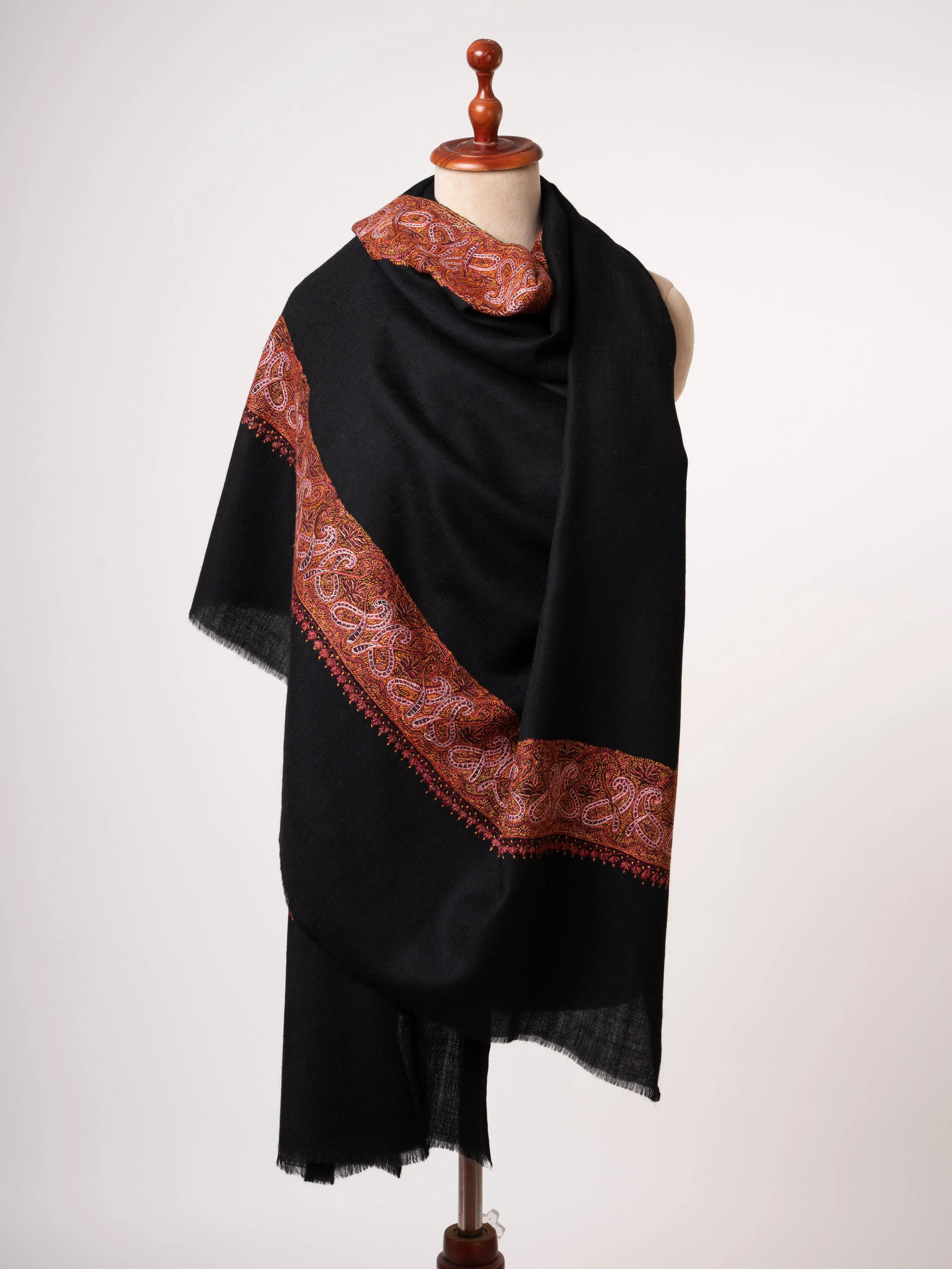 Black Hand Embroidered Daur Dar Fine Wool Shawl Shahkaar