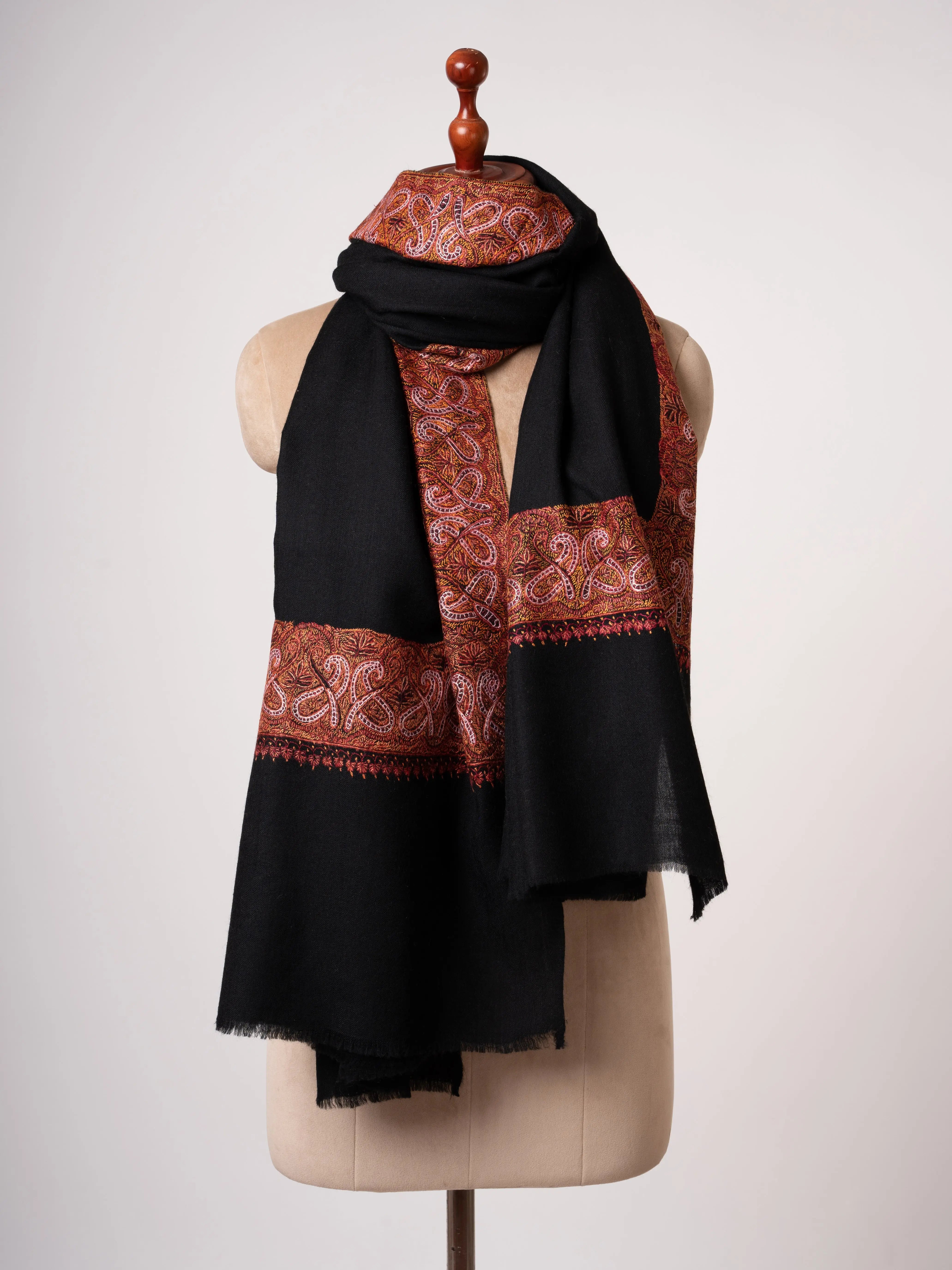 Black Hand Embroidered Daur Dar Fine Wool Shawl Shahkaar