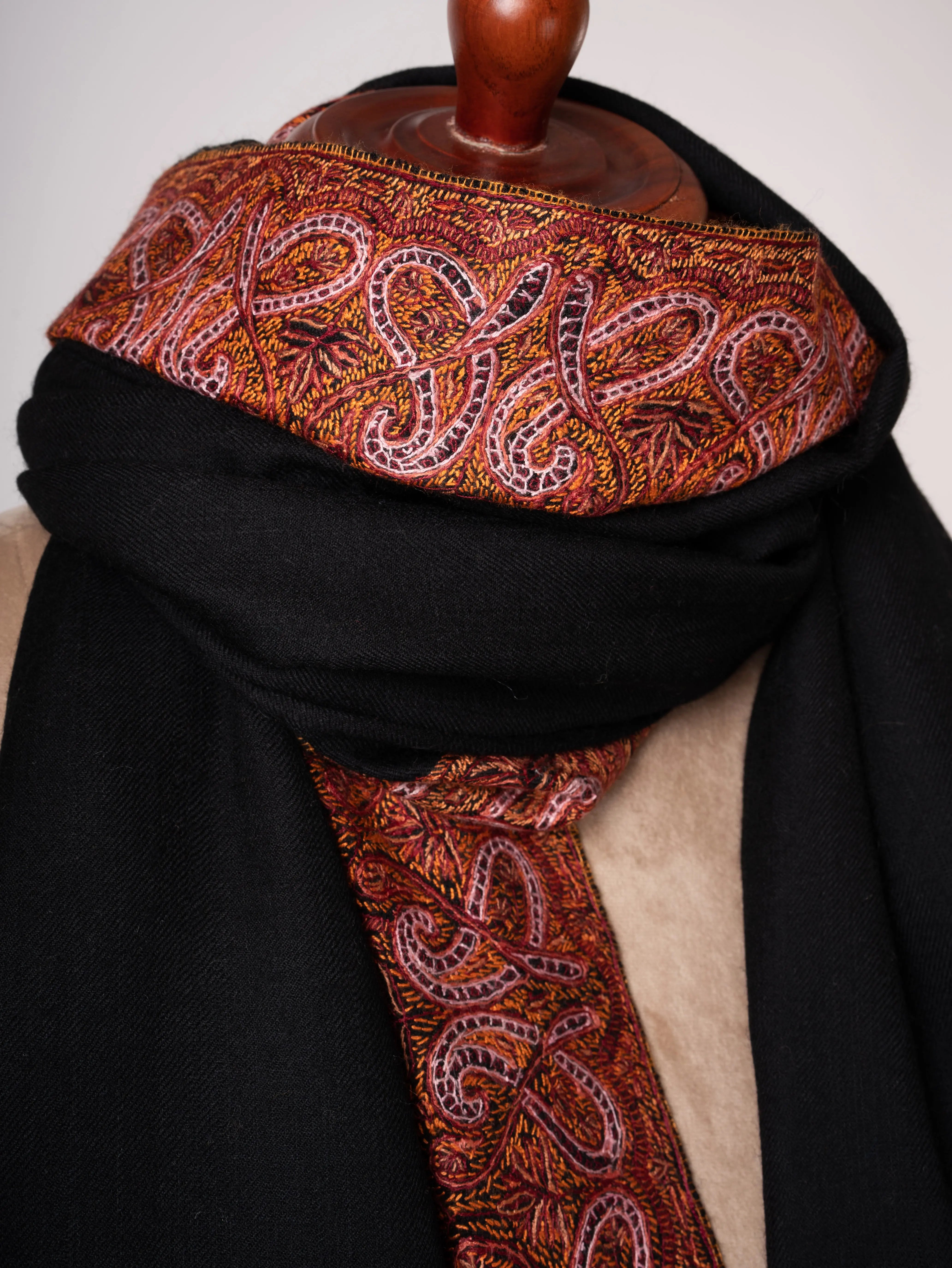 Black Hand Embroidered Daur Dar Fine Wool Shawl Shahkaar