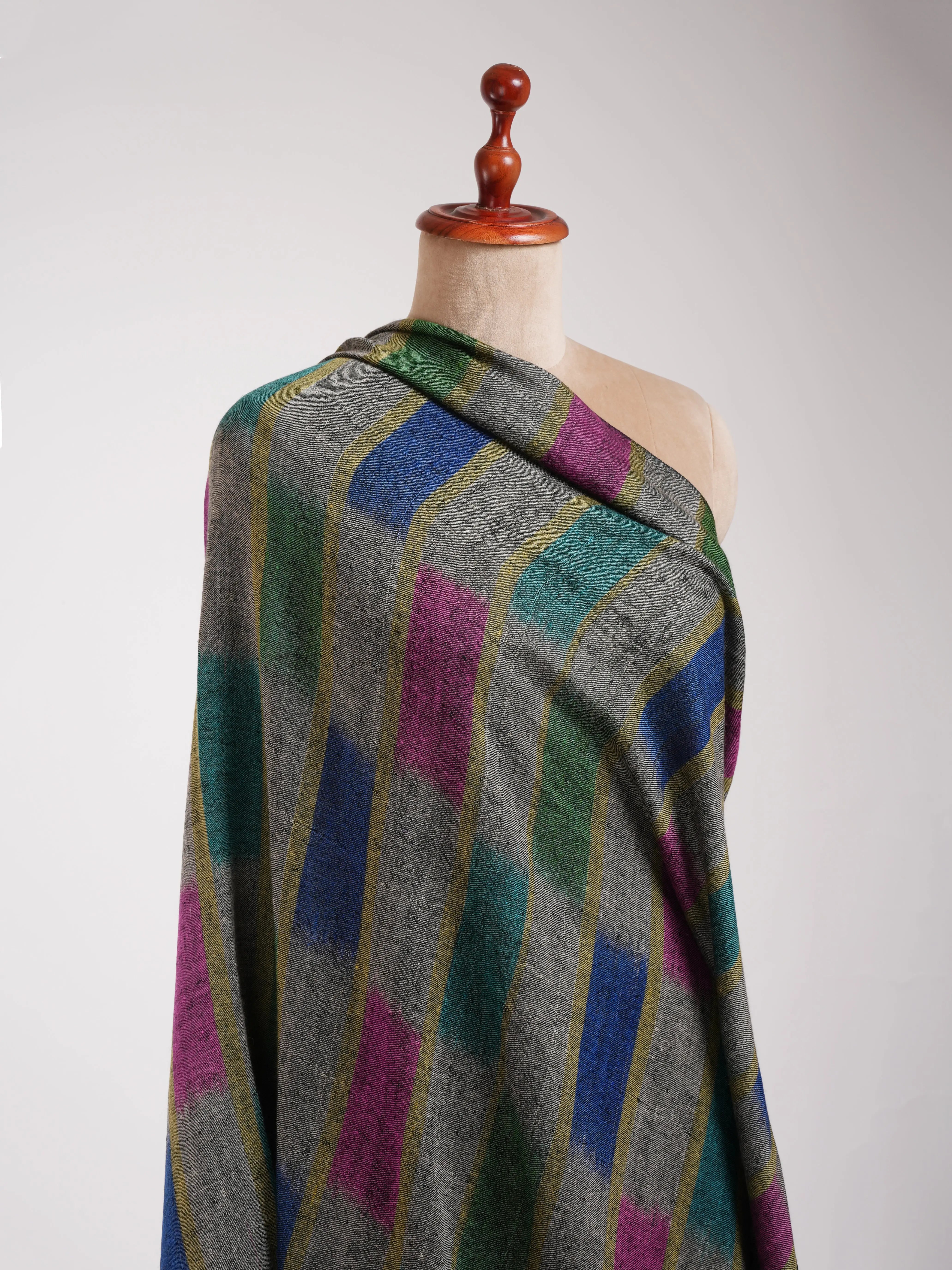 Black Handwoven Pure Pashmina Shawl Shahkaar