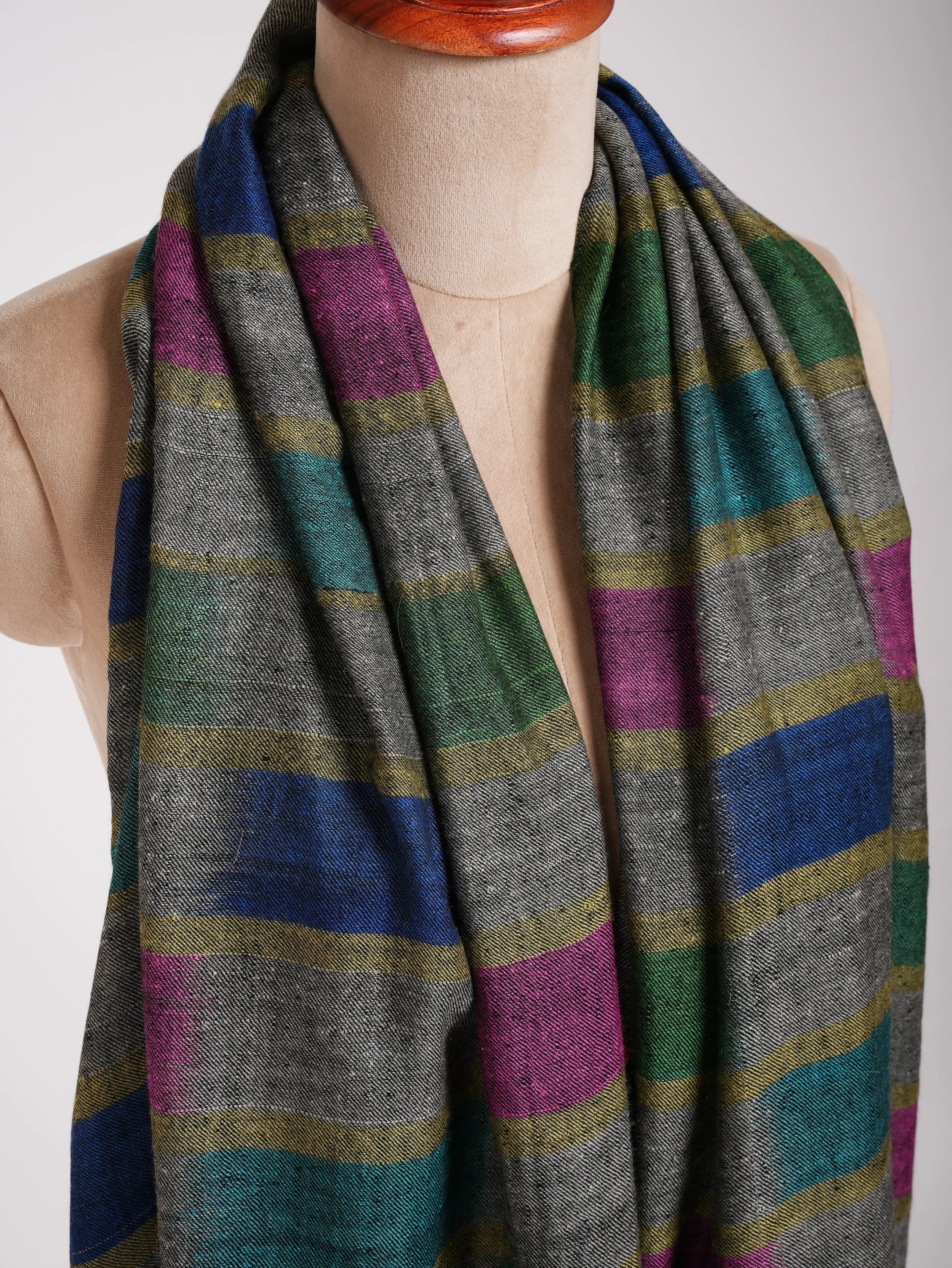 Black Handwoven Pure Pashmina Shawl Shahkaar