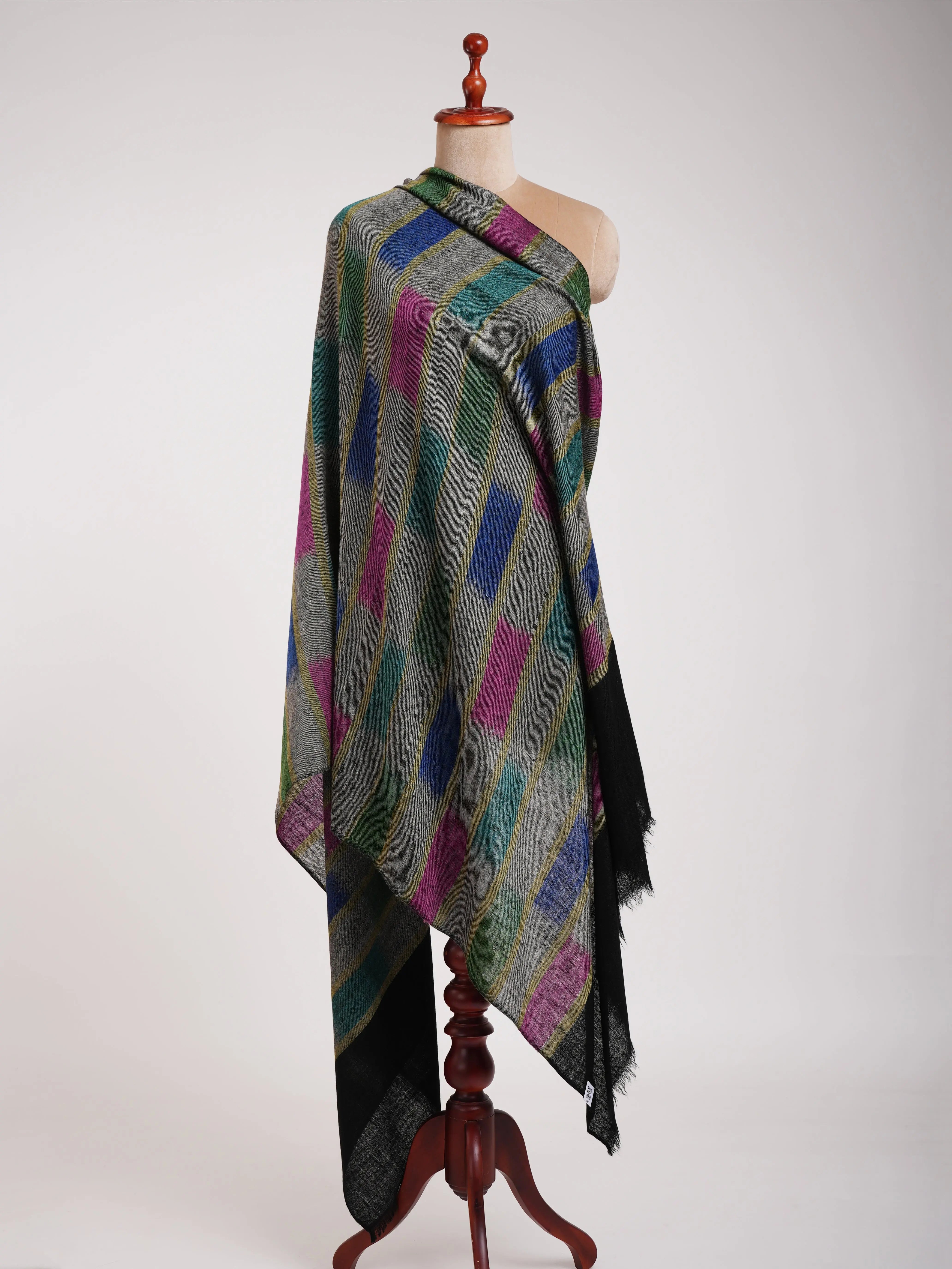 Black Handwoven Pure Pashmina Shawl Shahkaar