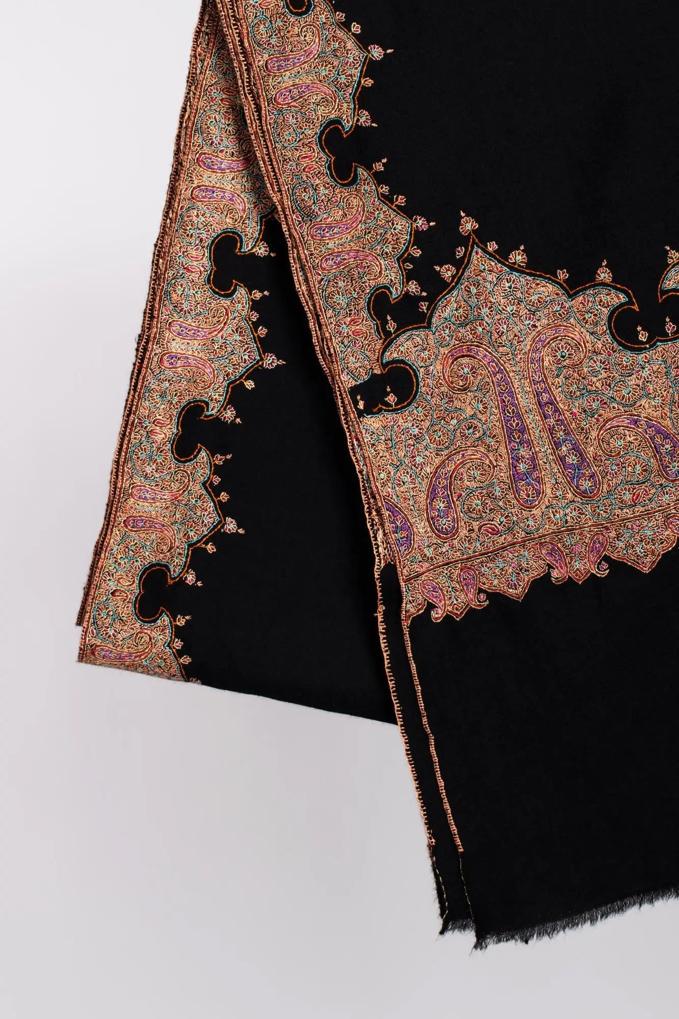 Black Kalandaur Hand Sozni Embroidered Pashmina Shawl - AMERSHAM Shahkaar
