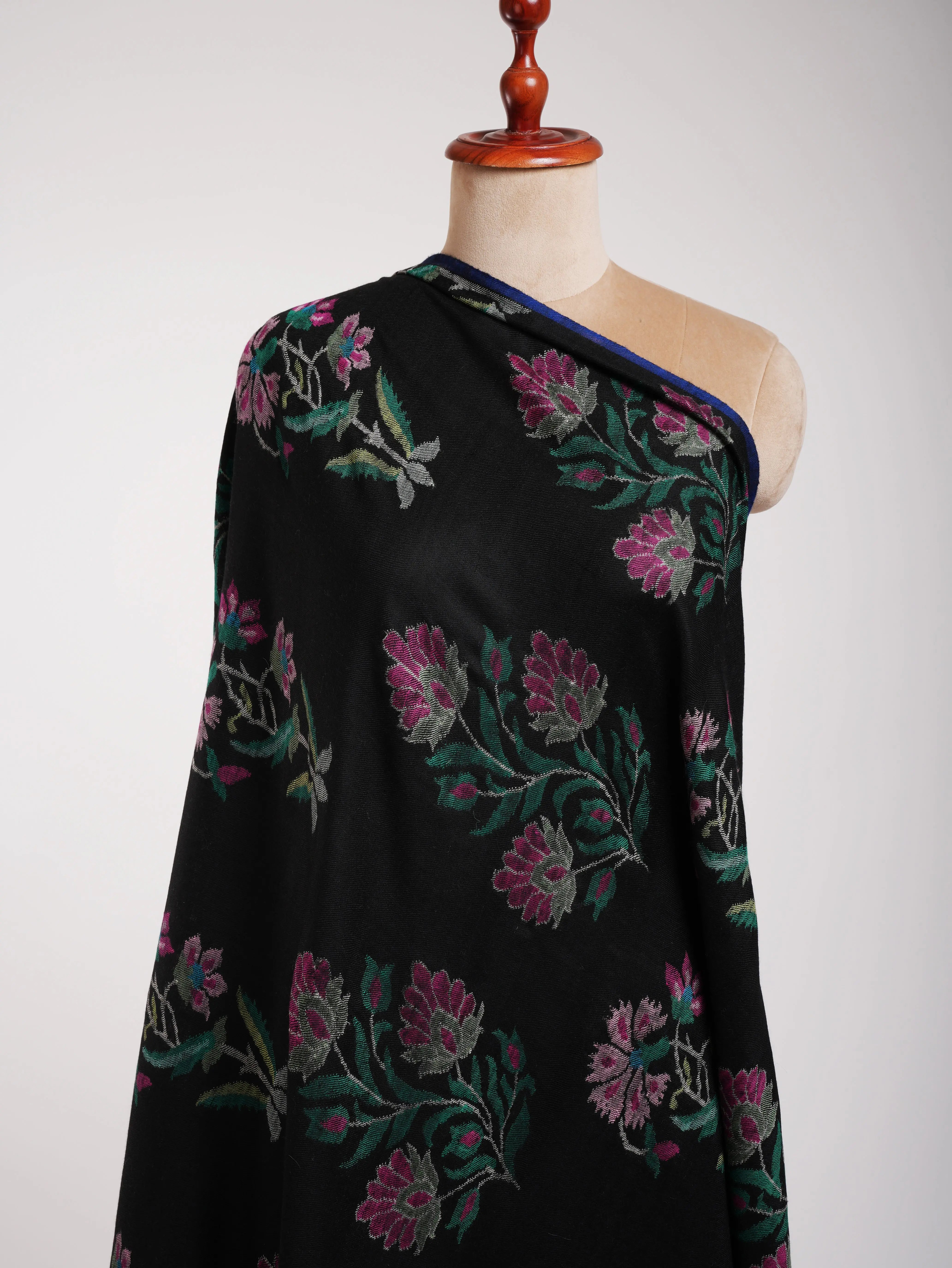 Black Mughal Motif Kani Handwoven Pashmina Shawl Shahkaar