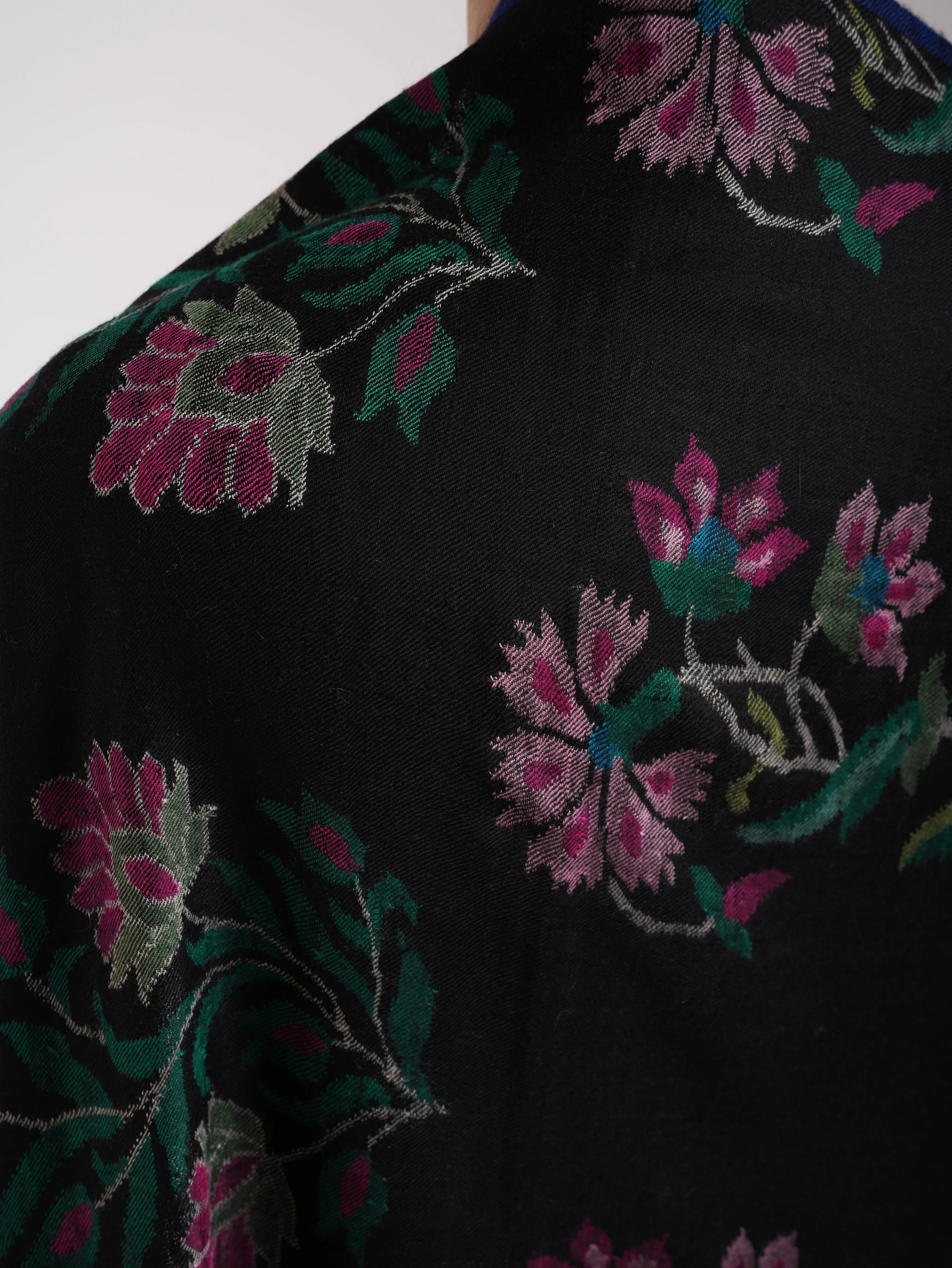 Black Mughal Motif Kani Handwoven Pashmina Shawl Shahkaar