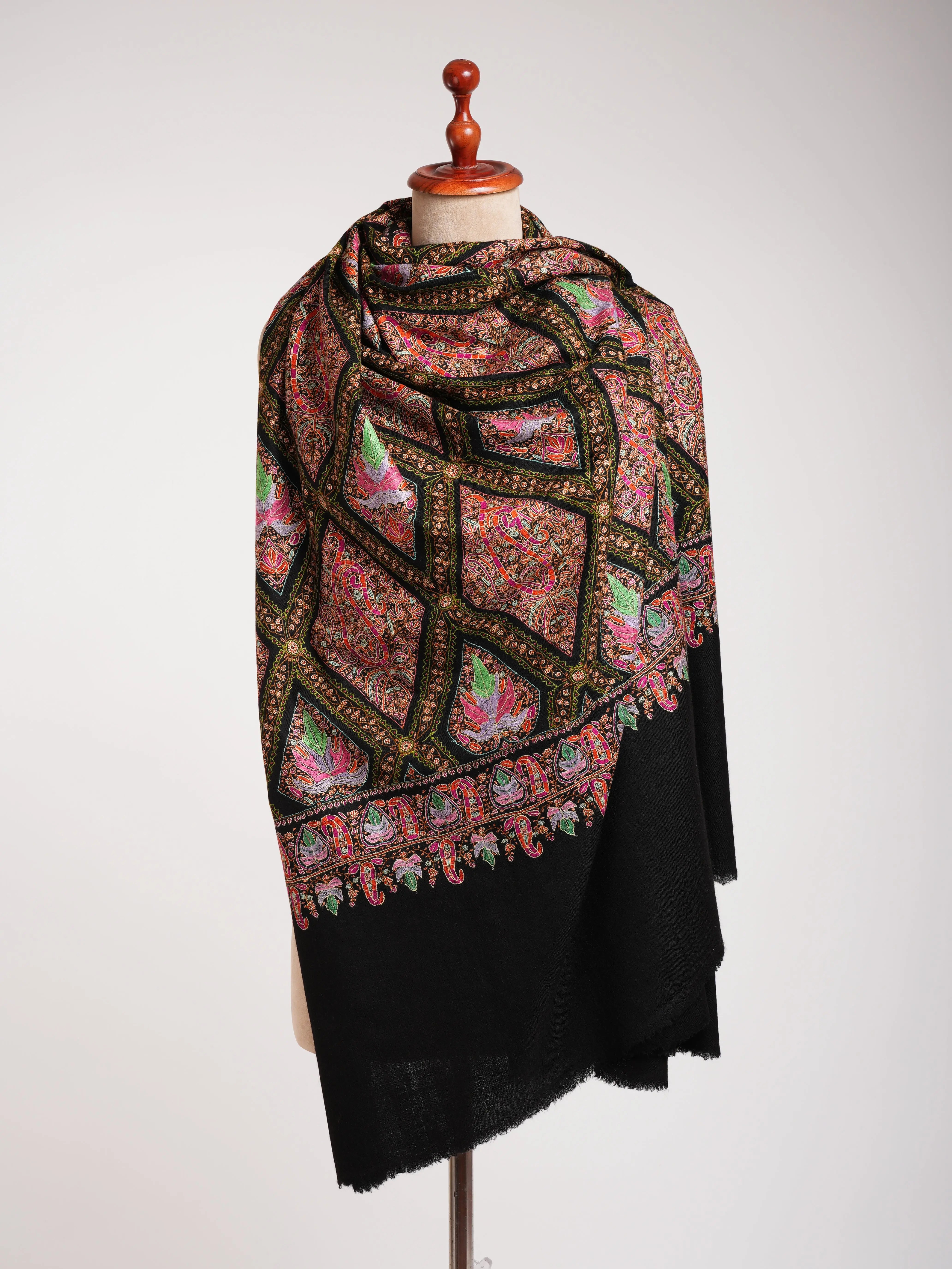 Black Sozni Chinar Embroidered Pashmina Jamavar Shawl Shahkaar