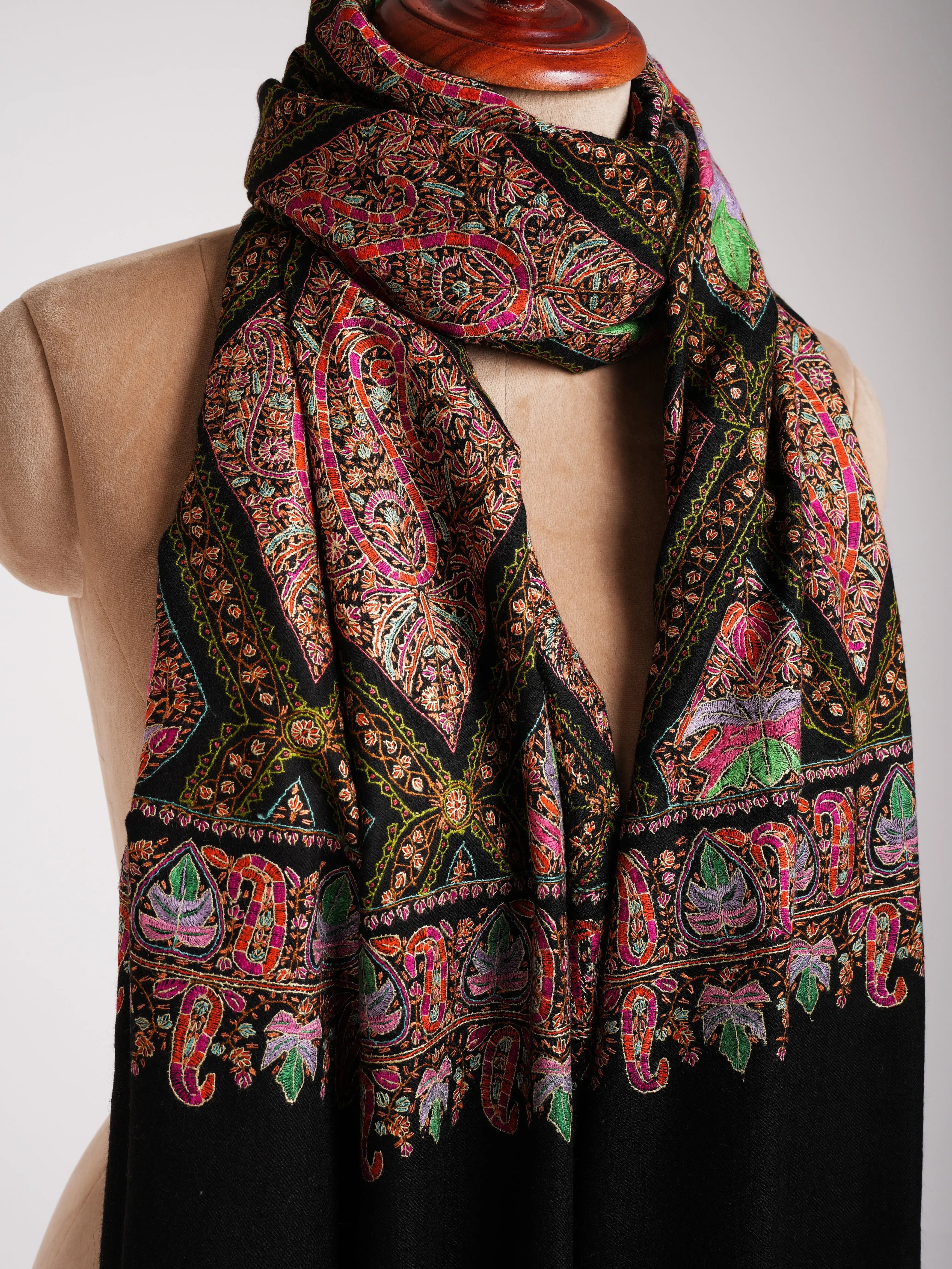 Black Sozni Chinar Embroidered Pashmina Jamavar Shawl Shahkaar