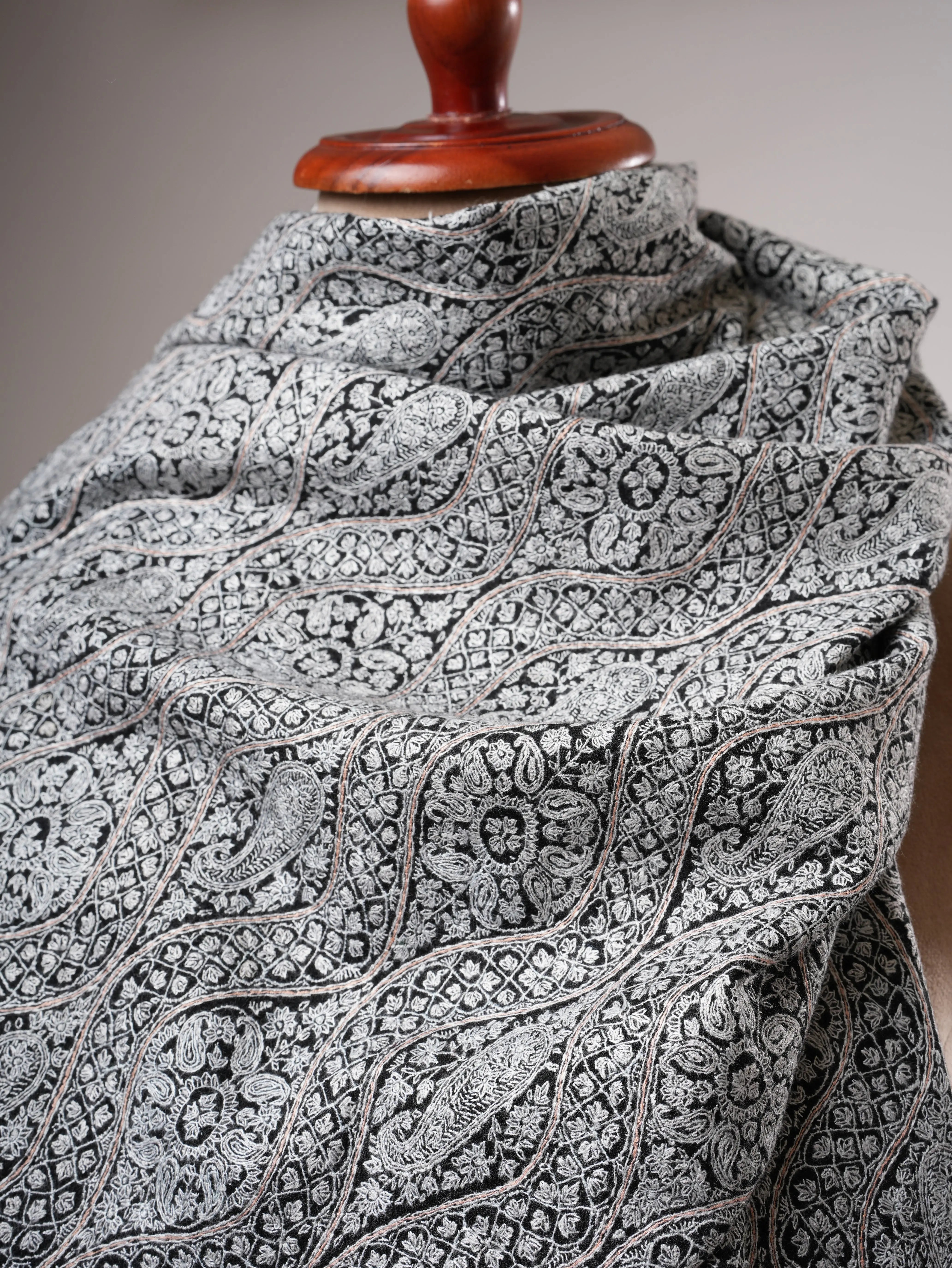 Black Sozni Embroidered Kashmiri Pashmina Jamavar Shawl Shahkaar