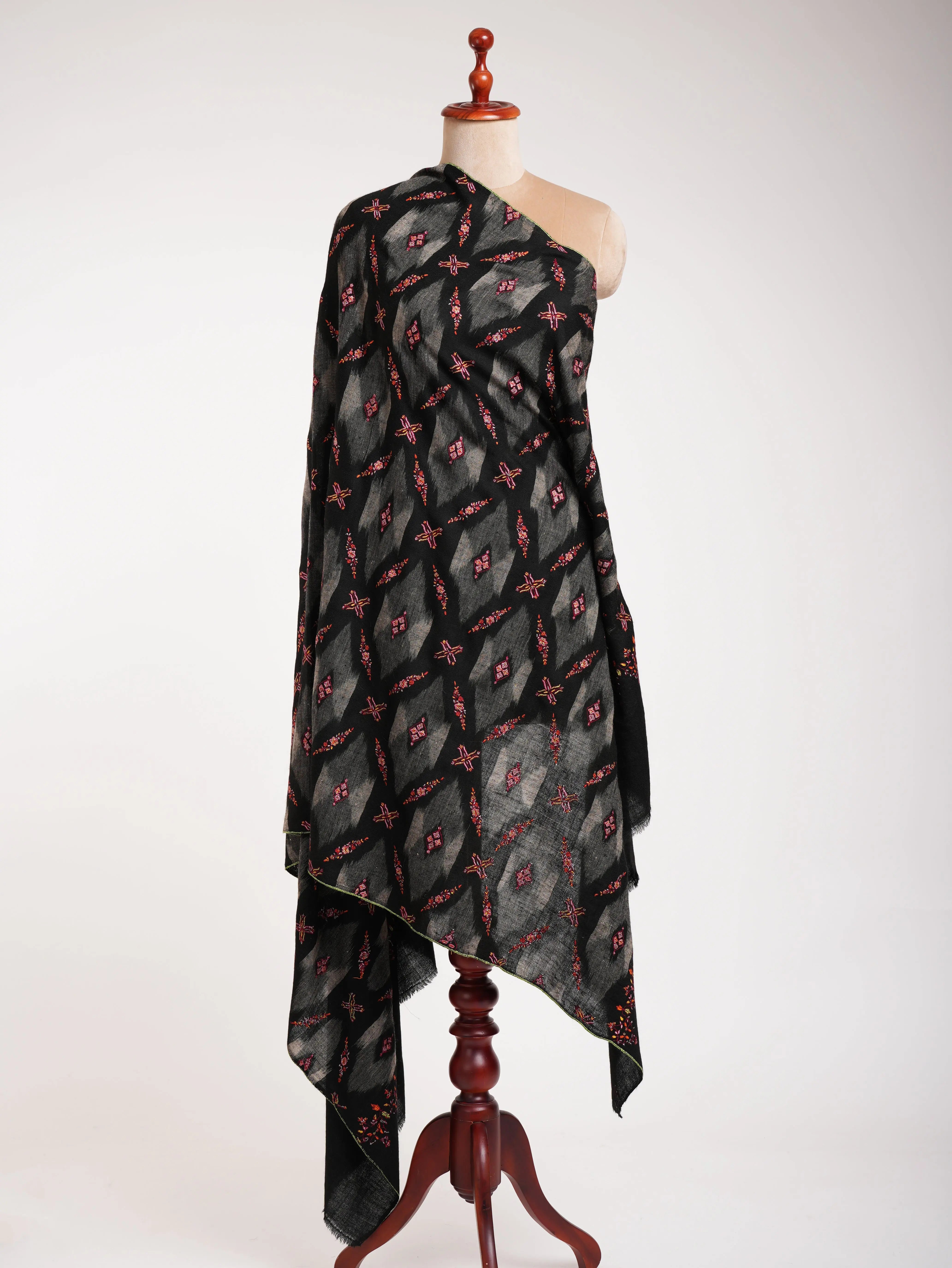 Black Sozni Embroidered Kashmiri Pashmina Shawl Shahkaar
