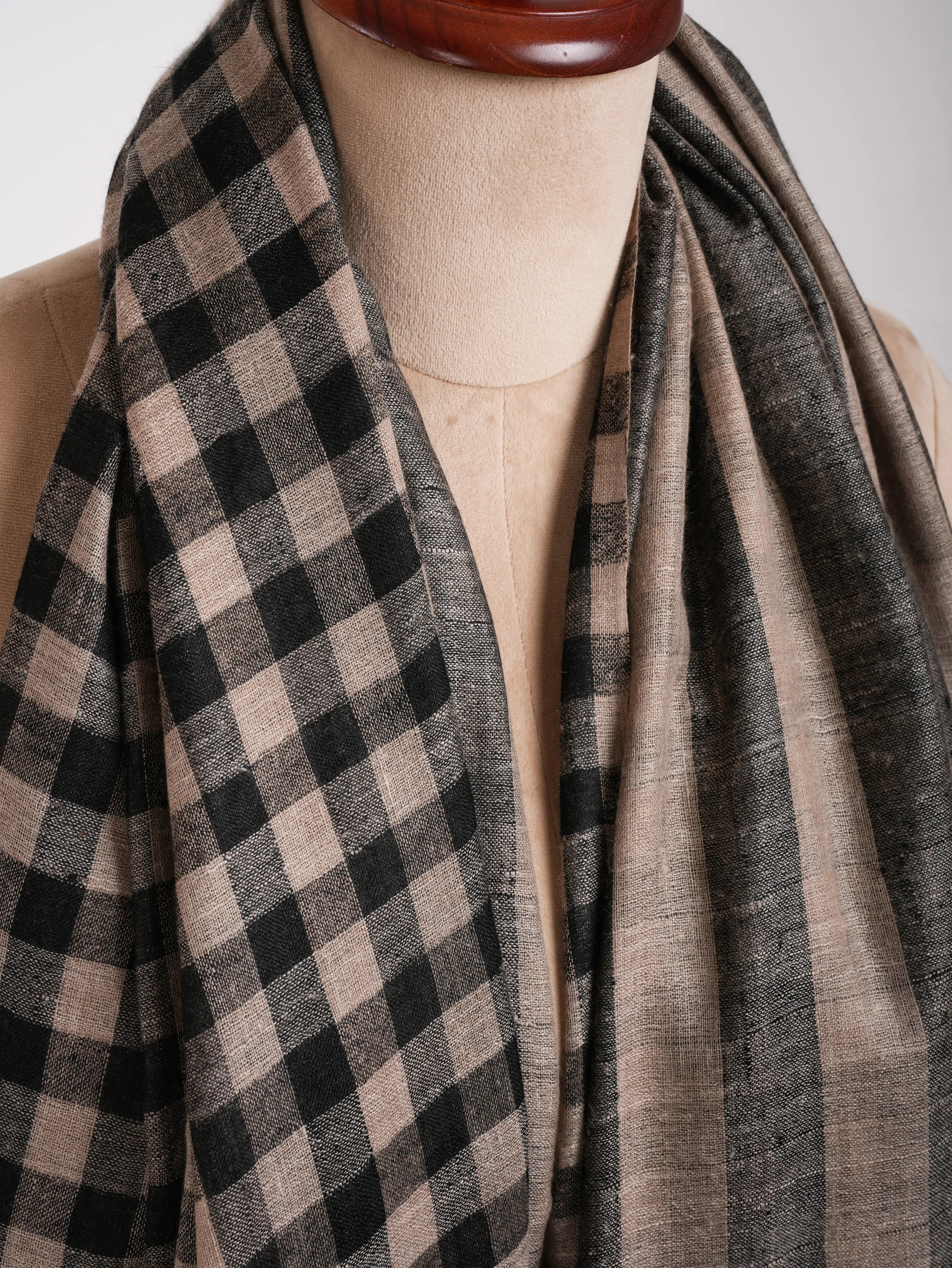 Black and Beige Dorukha Handwoven Pashmina Shawl Shahkaar