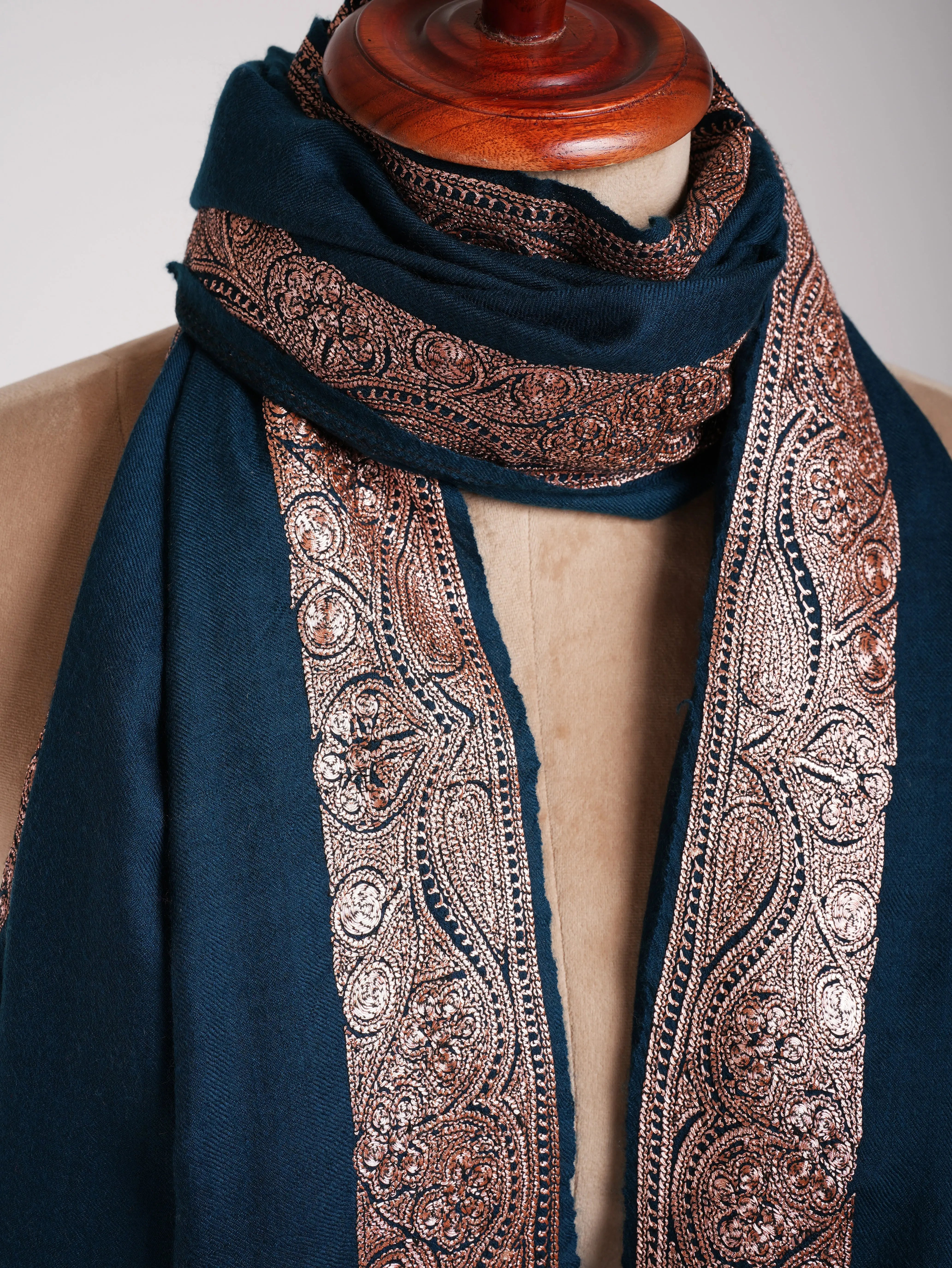 Blue Daurdar Tilla Embroidered Kashmiri Pashmina Shawl Shahkaar