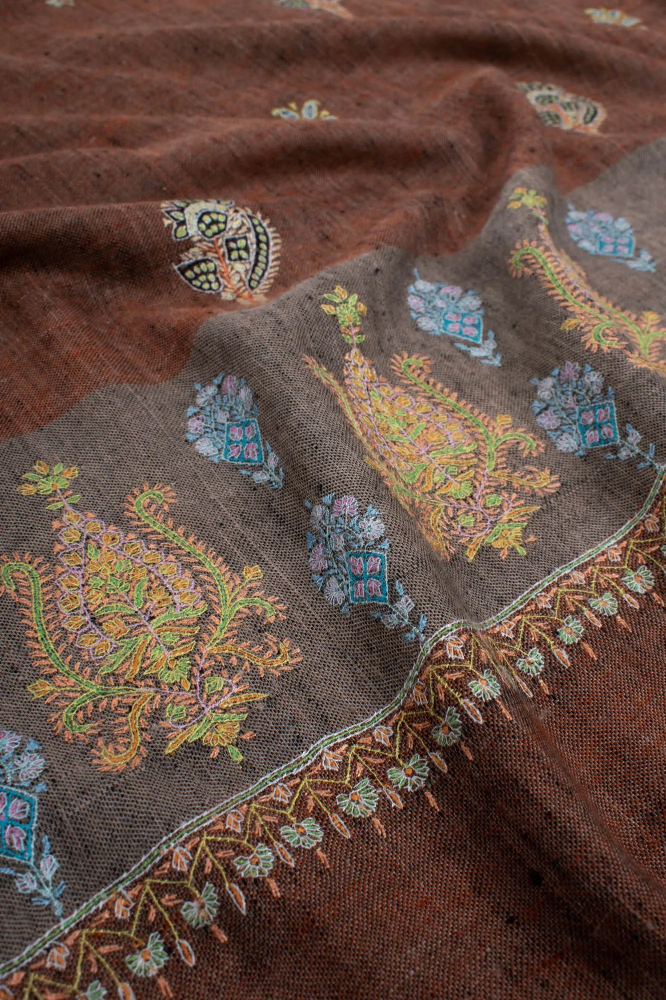 Brown Pashmina Palla Sozni - GANDHI Shahkaar