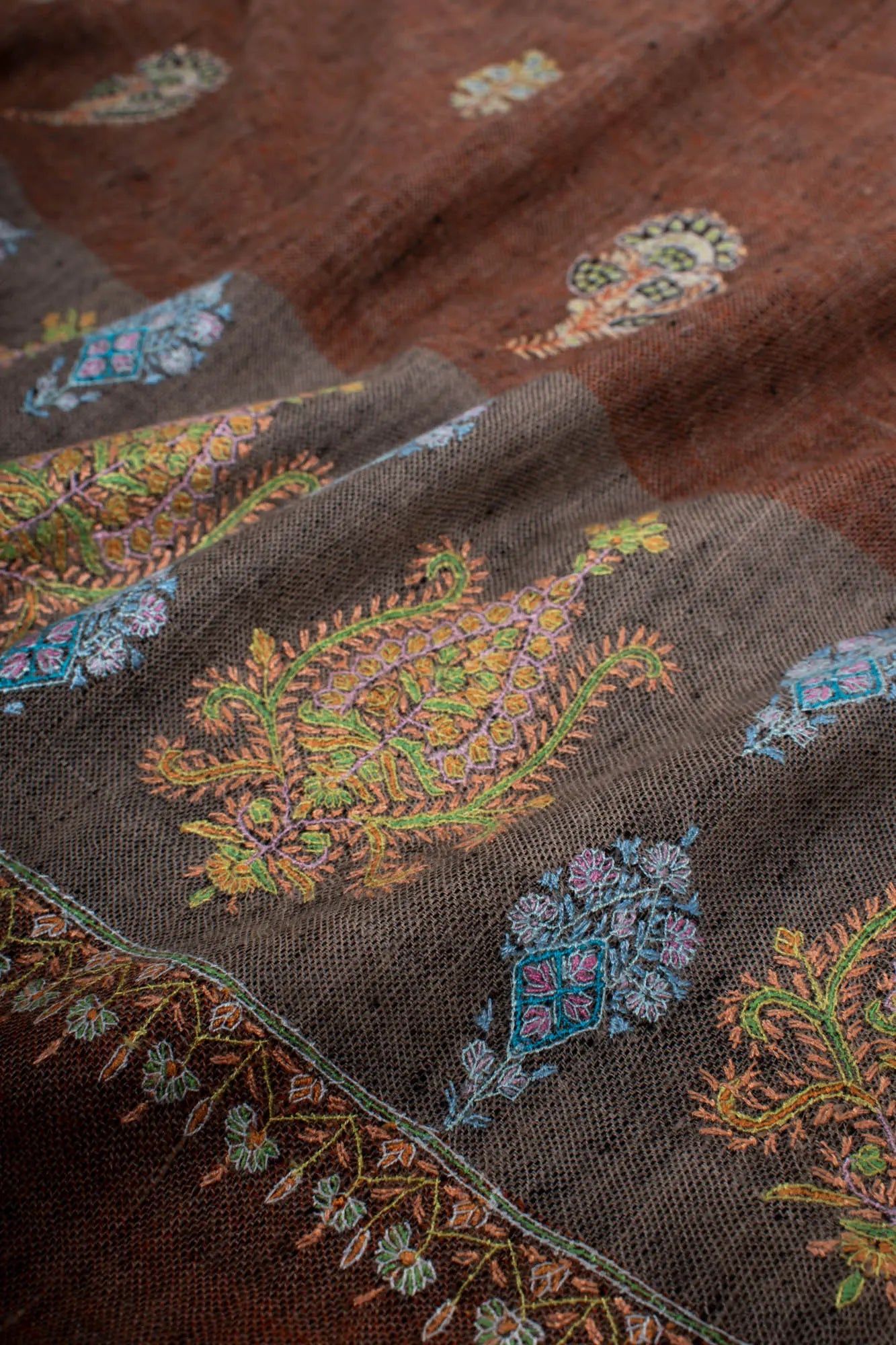 Brown Pashmina Palla Sozni - GANDHI Shahkaar