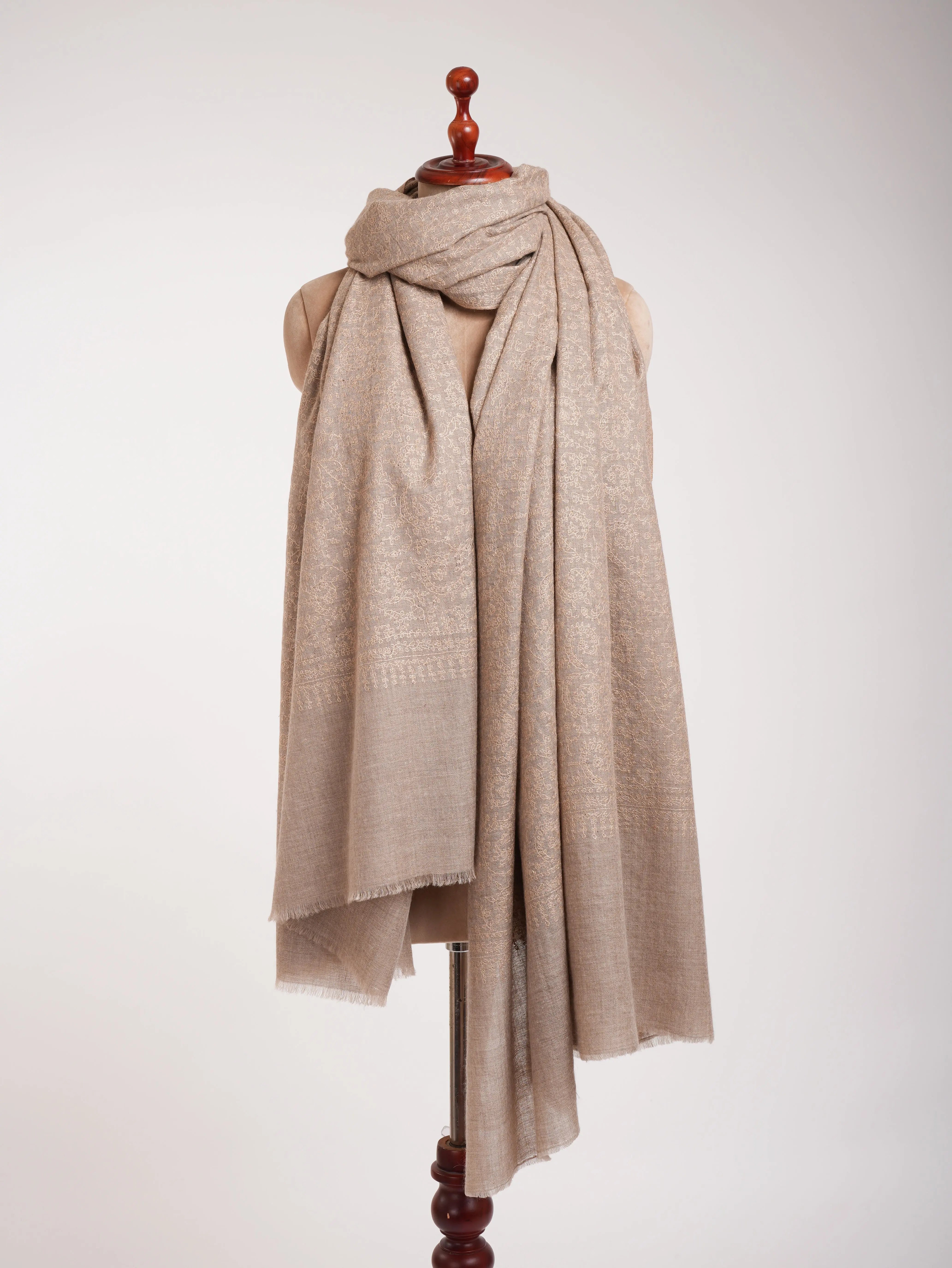 Bulky Natural Grey Sozni Embroidered Pashmina Shawl Shahkaar