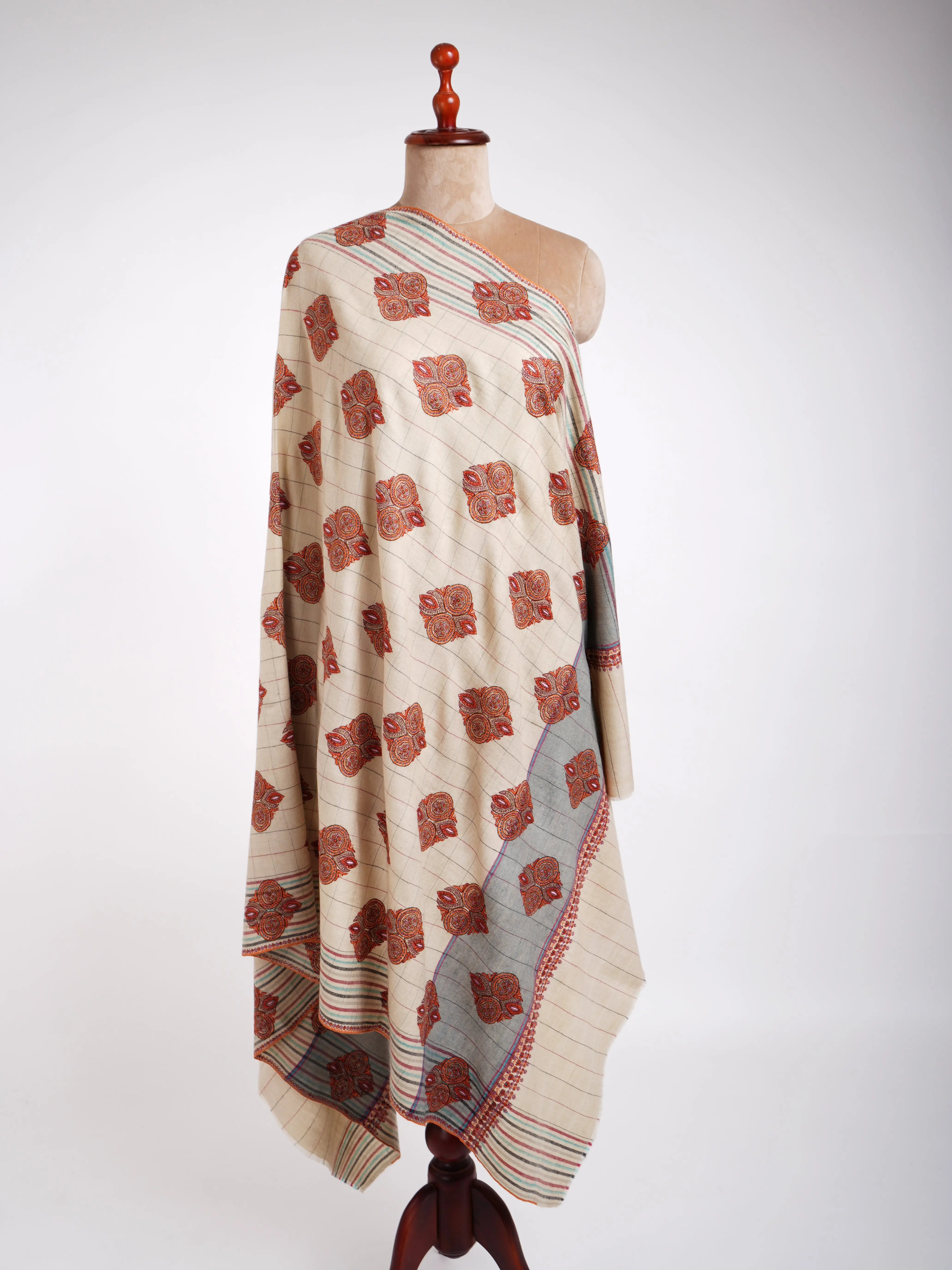 Buteh Embroidered Pure Pashmina Shawl Shahkaar