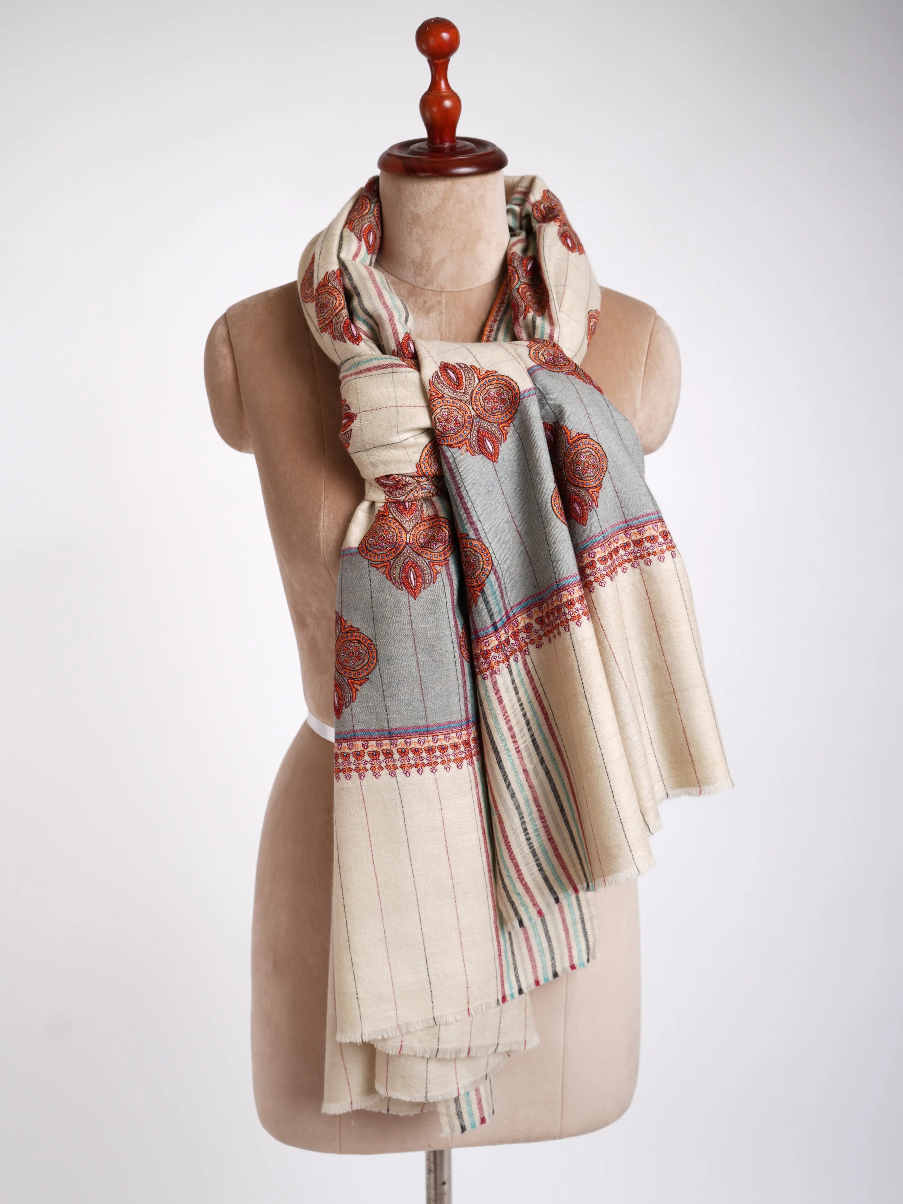 Buteh Embroidered Pure Pashmina Shawl Shahkaar