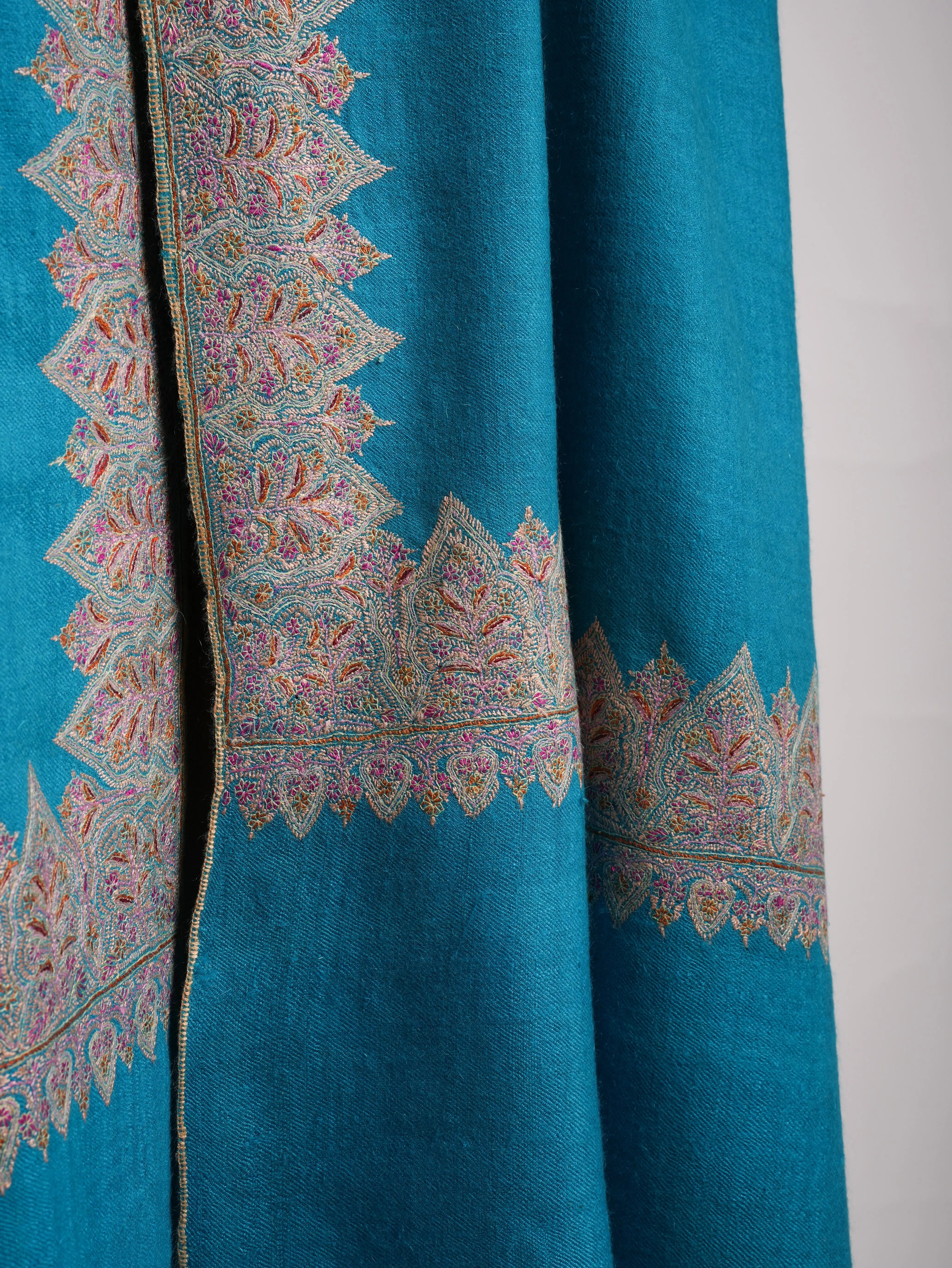 Capri Neemdaur Handstitched Kashmiri Pashmina Shawl Shahkaar