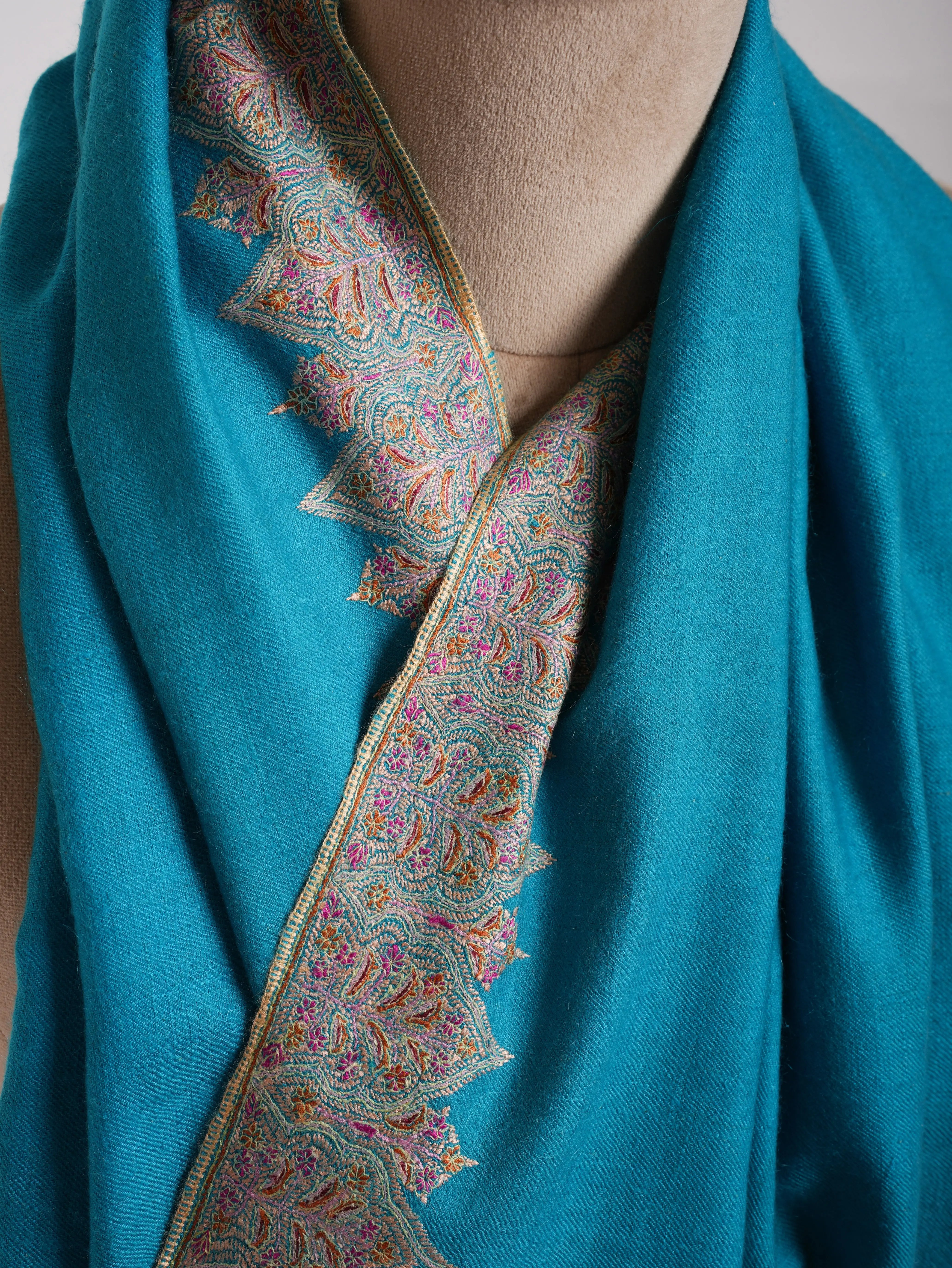 Capri Neemdaur Handstitched Kashmiri Pashmina Shawl Shahkaar
