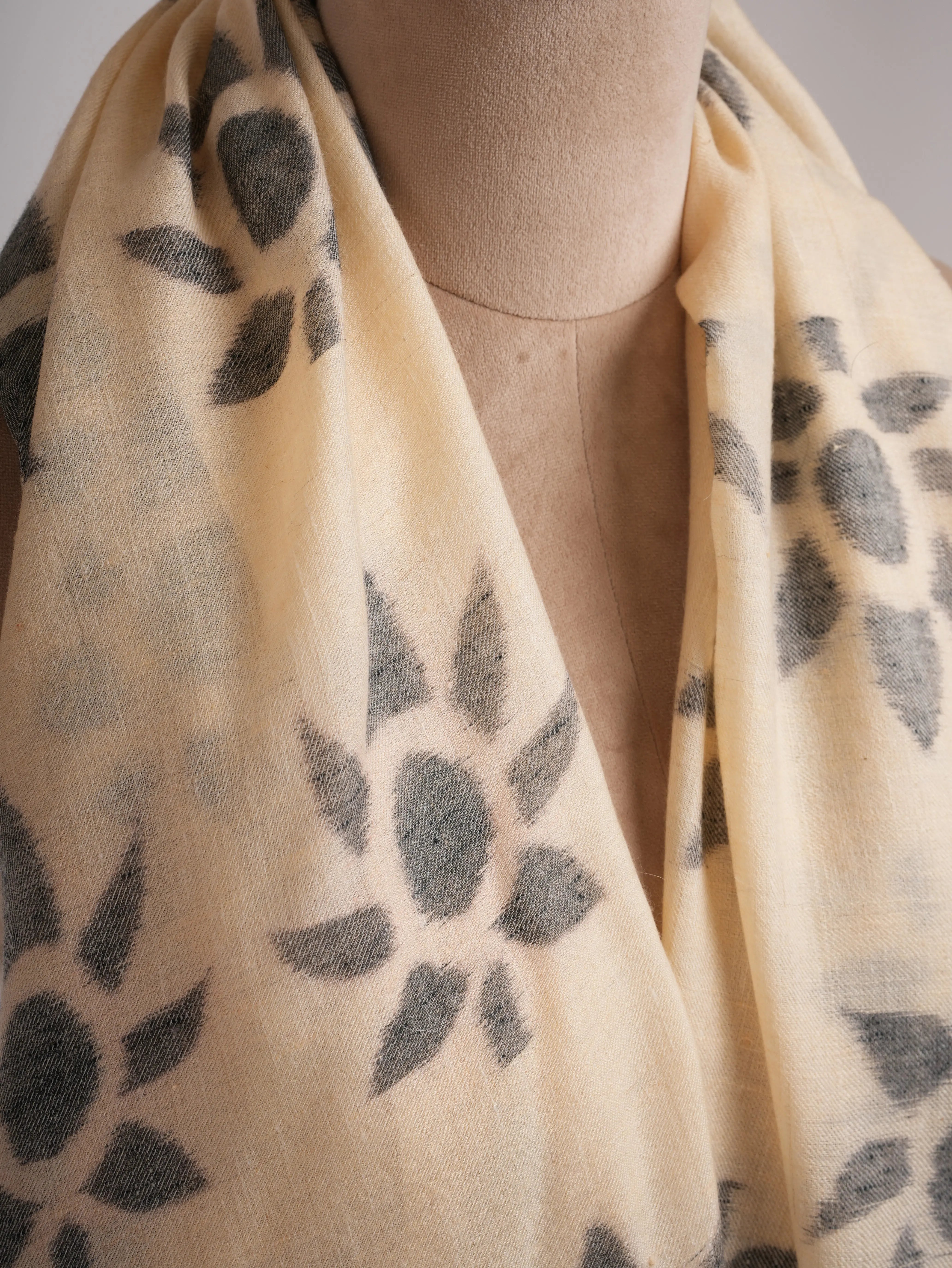Cream Red Black Handwoven Space Dye Pashmina Shawl Shahkaar