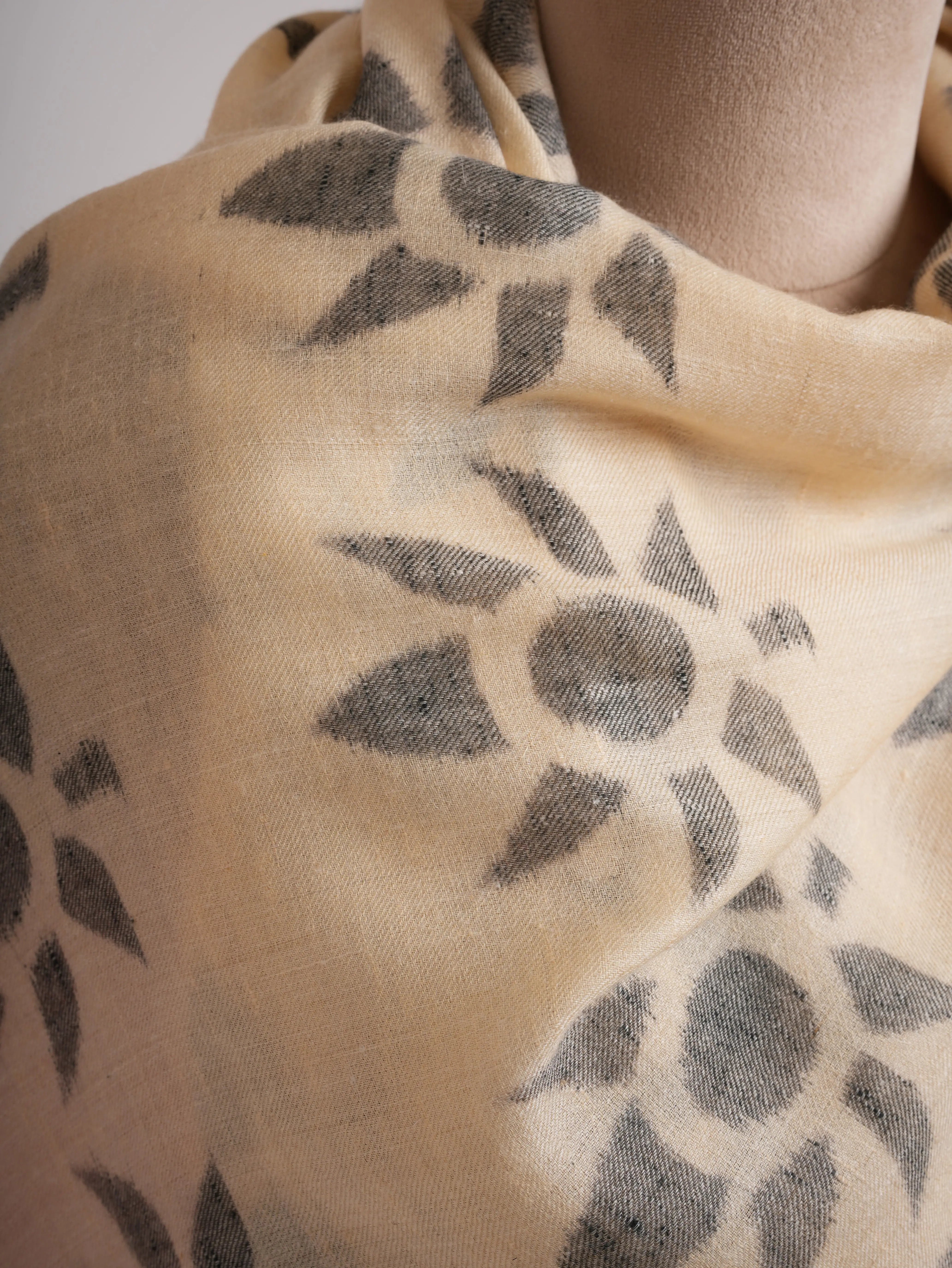 Cream Red Black Handwoven Space Dye Pashmina Shawl Shahkaar
