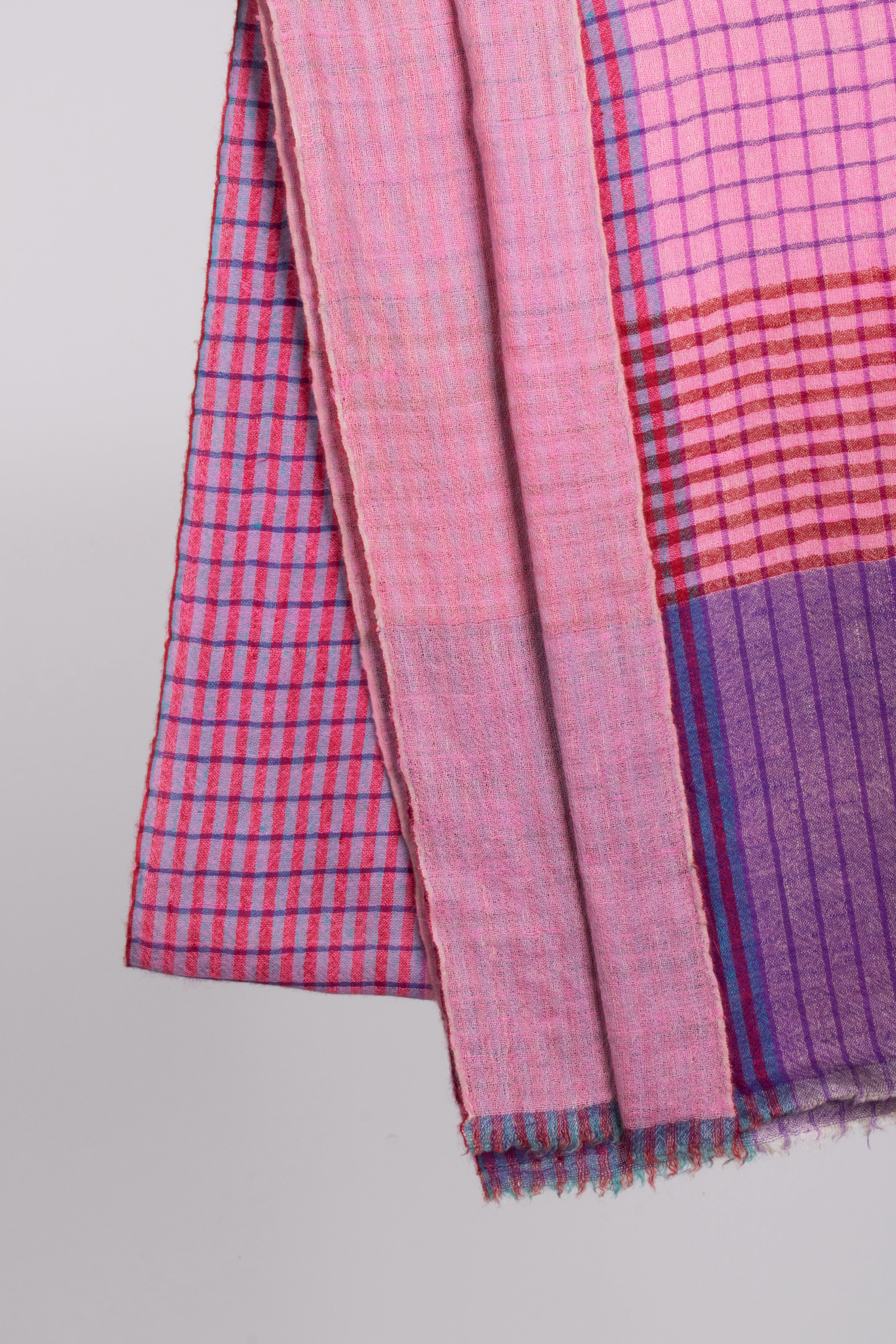 两个叶子粉红色的dorukha pashmina披肩