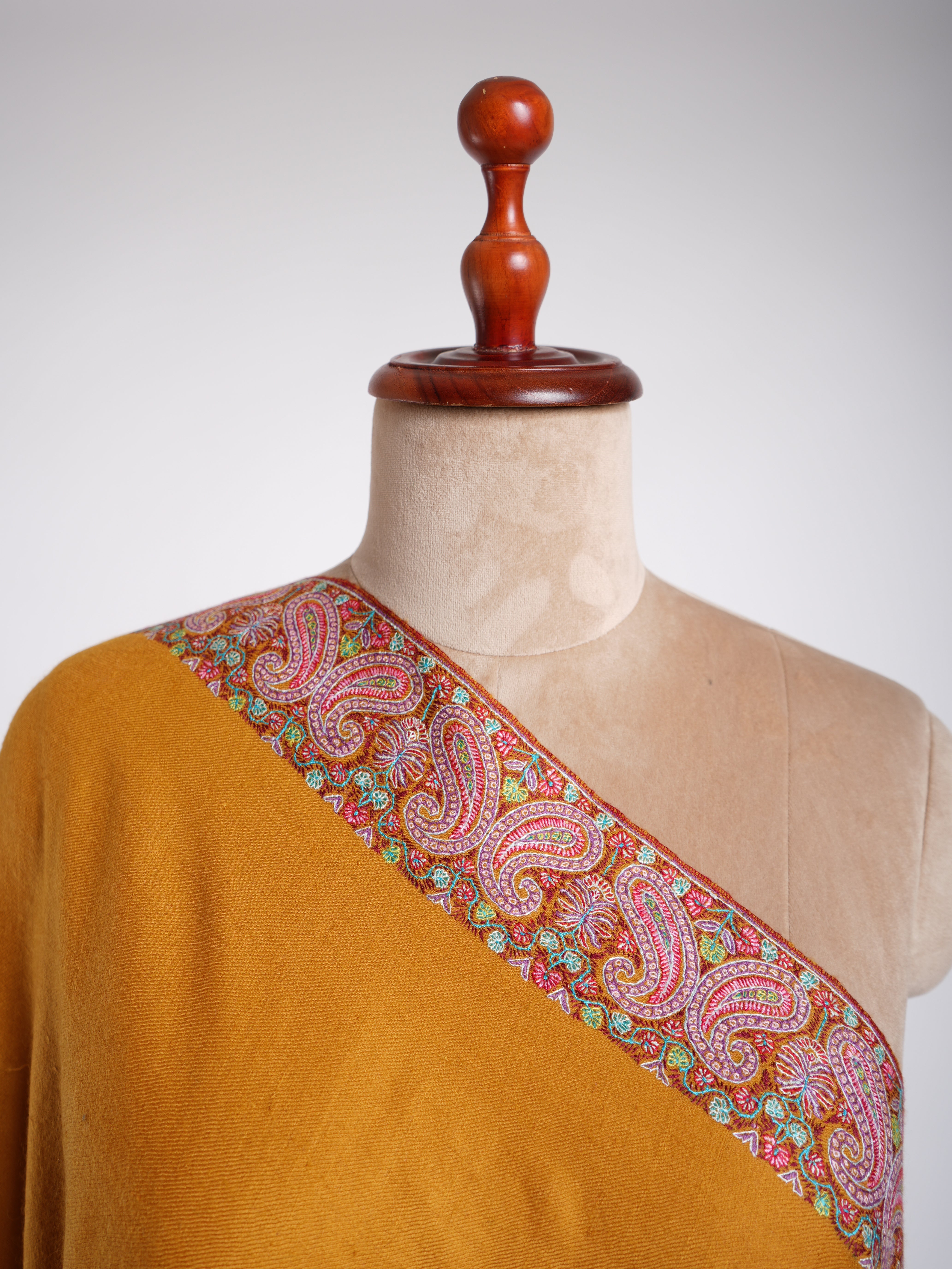 Royal Paisley Sozni Hand Embroidered Pashmina Shawl Shahkaar