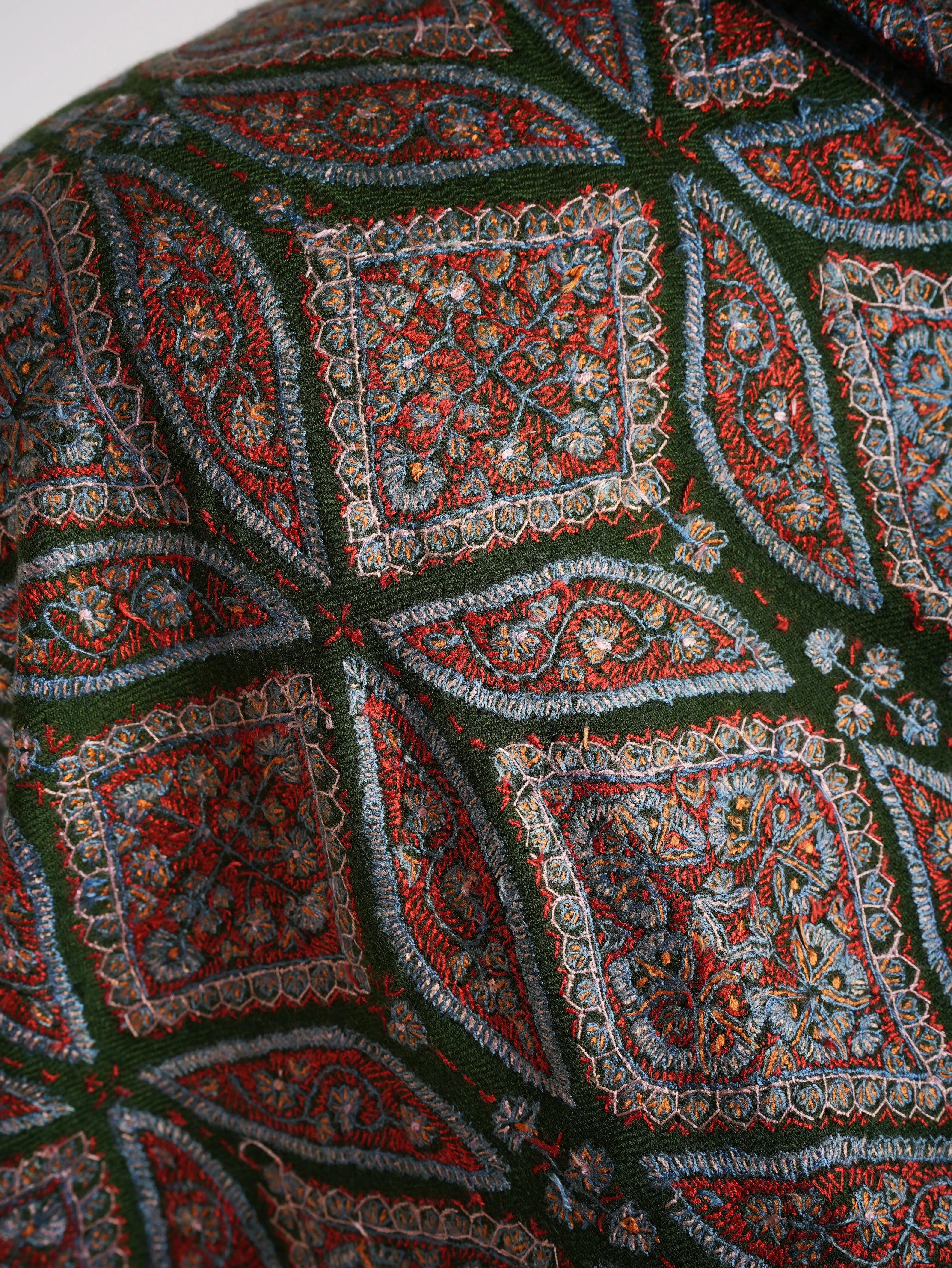 Dark Green Sozni Embroidered Pashmina Jamavar Shawl Shahkaar