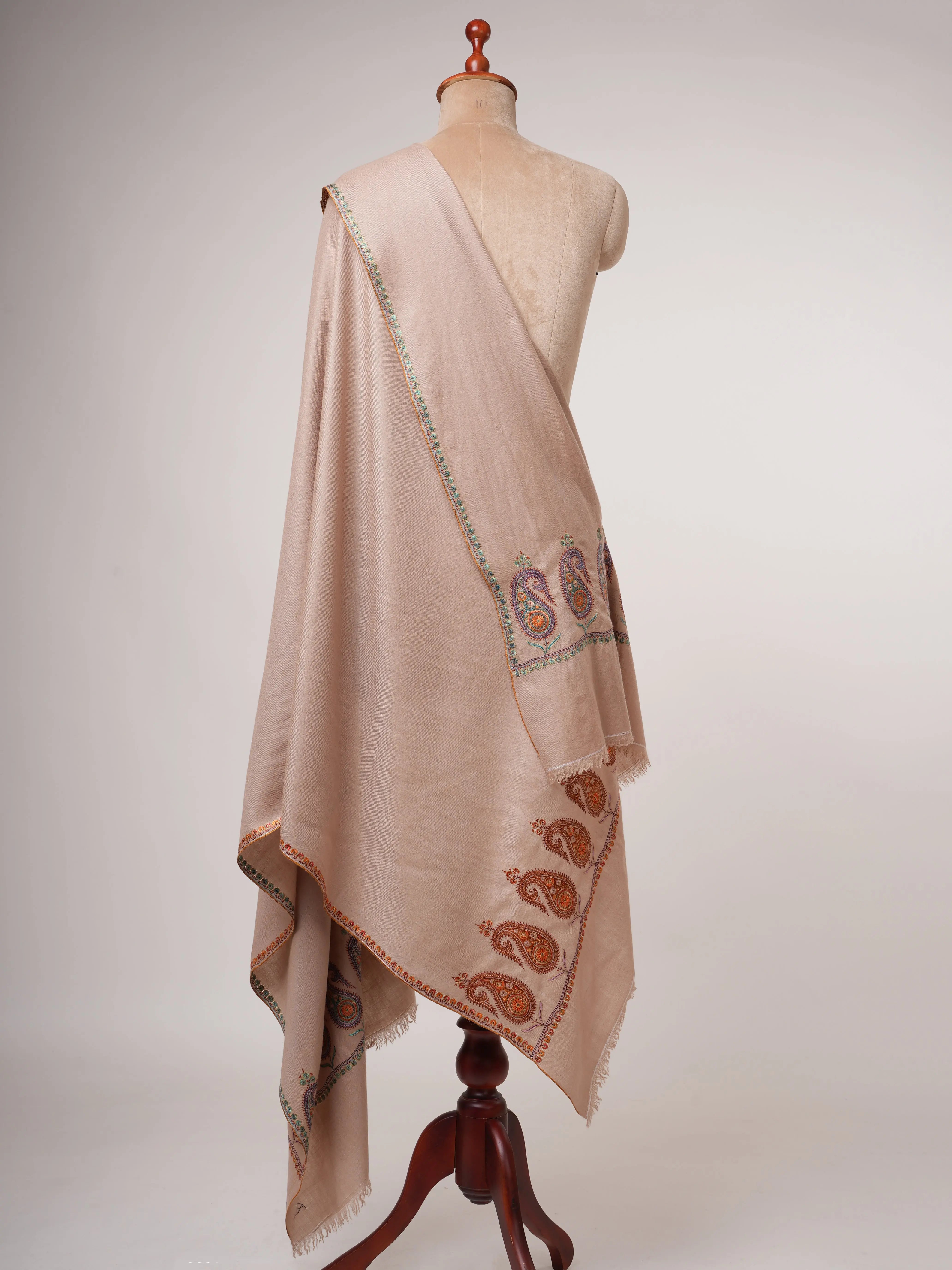 Dorukha Embroidery using Mulberry Silk On Pashmina - DAL Shahkaar