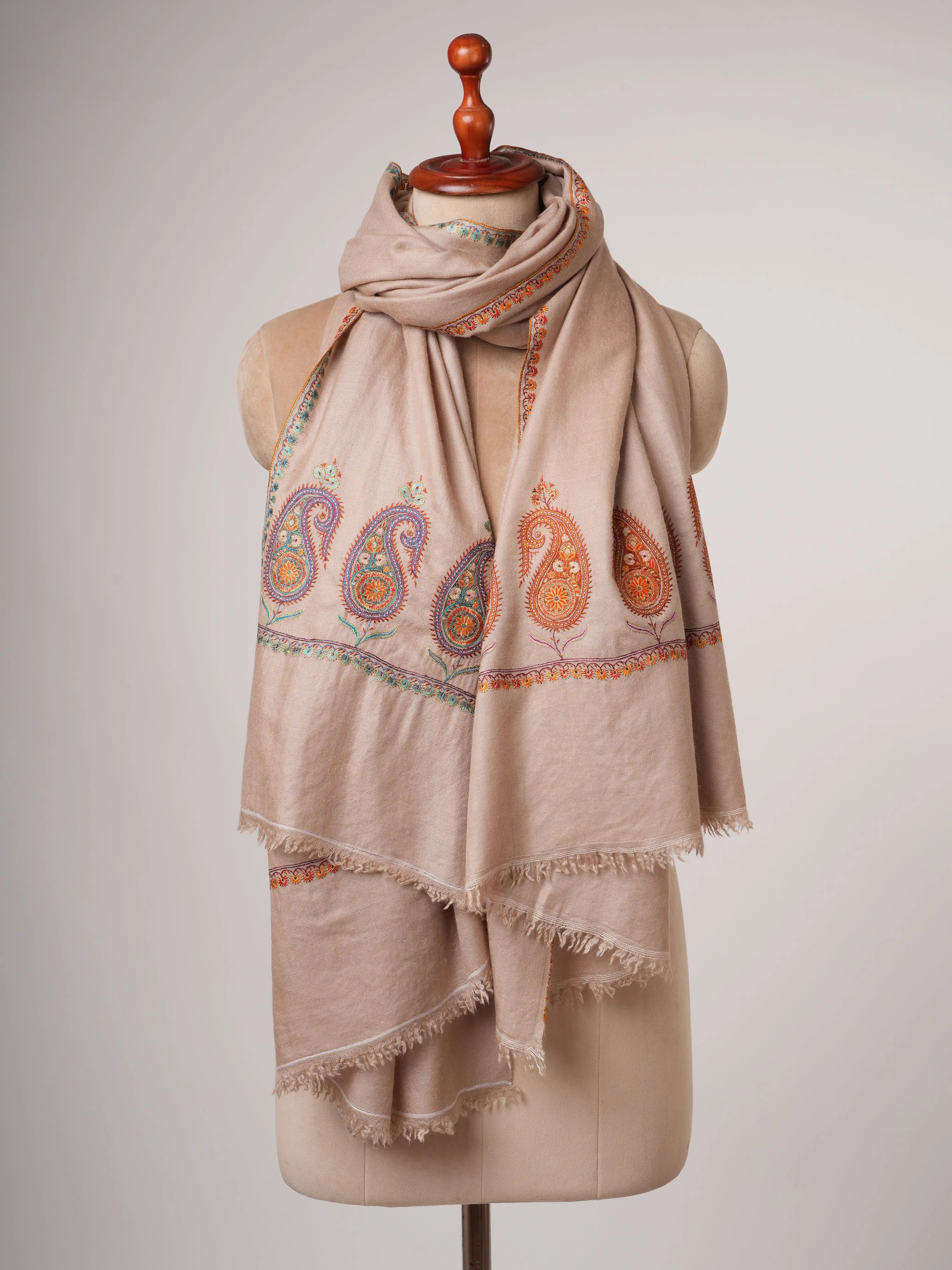 Dorukha Embroidery using Mulberry Silk On Pashmina - DAL Shahkaar
