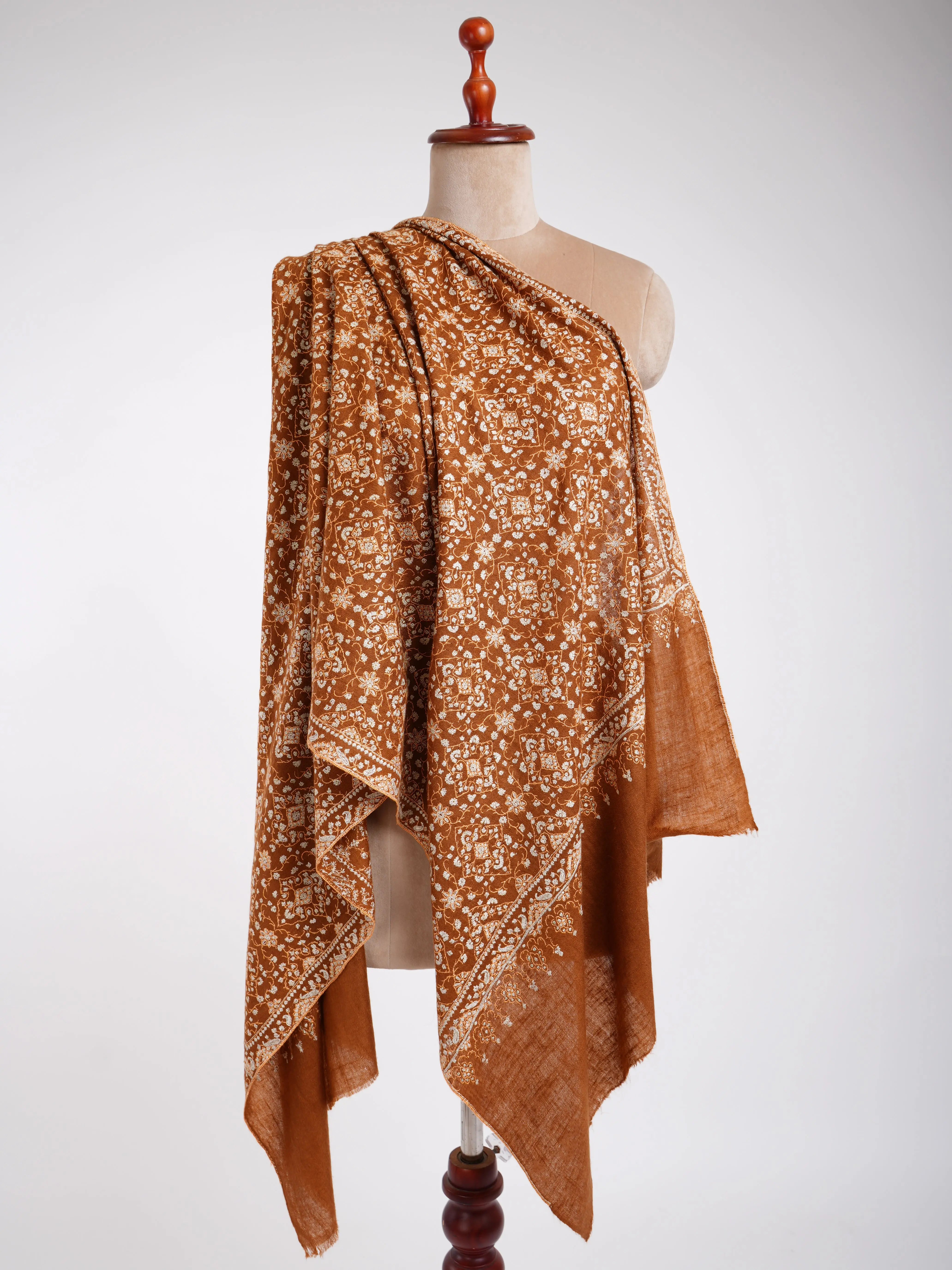 Embroidered Handmade Sozni Jamavar Cashmere Stole Shahkaar