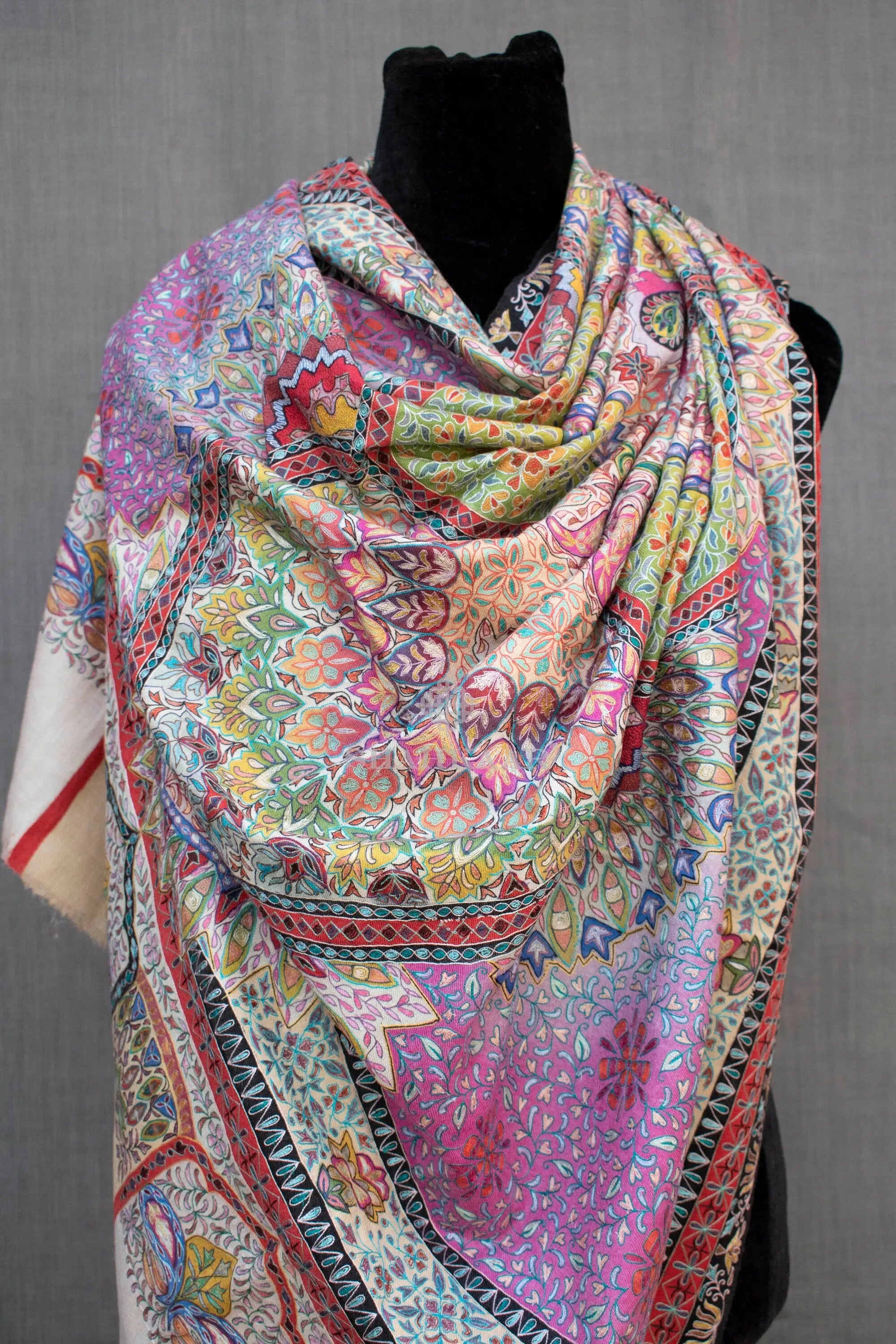 Exquisite Kalamkari Pashmina/Cashmere Shawl, Hand Painted, Hand Hook Embroidery, Hand Woven, Pure Silk Embroidery Thread Shahkaar