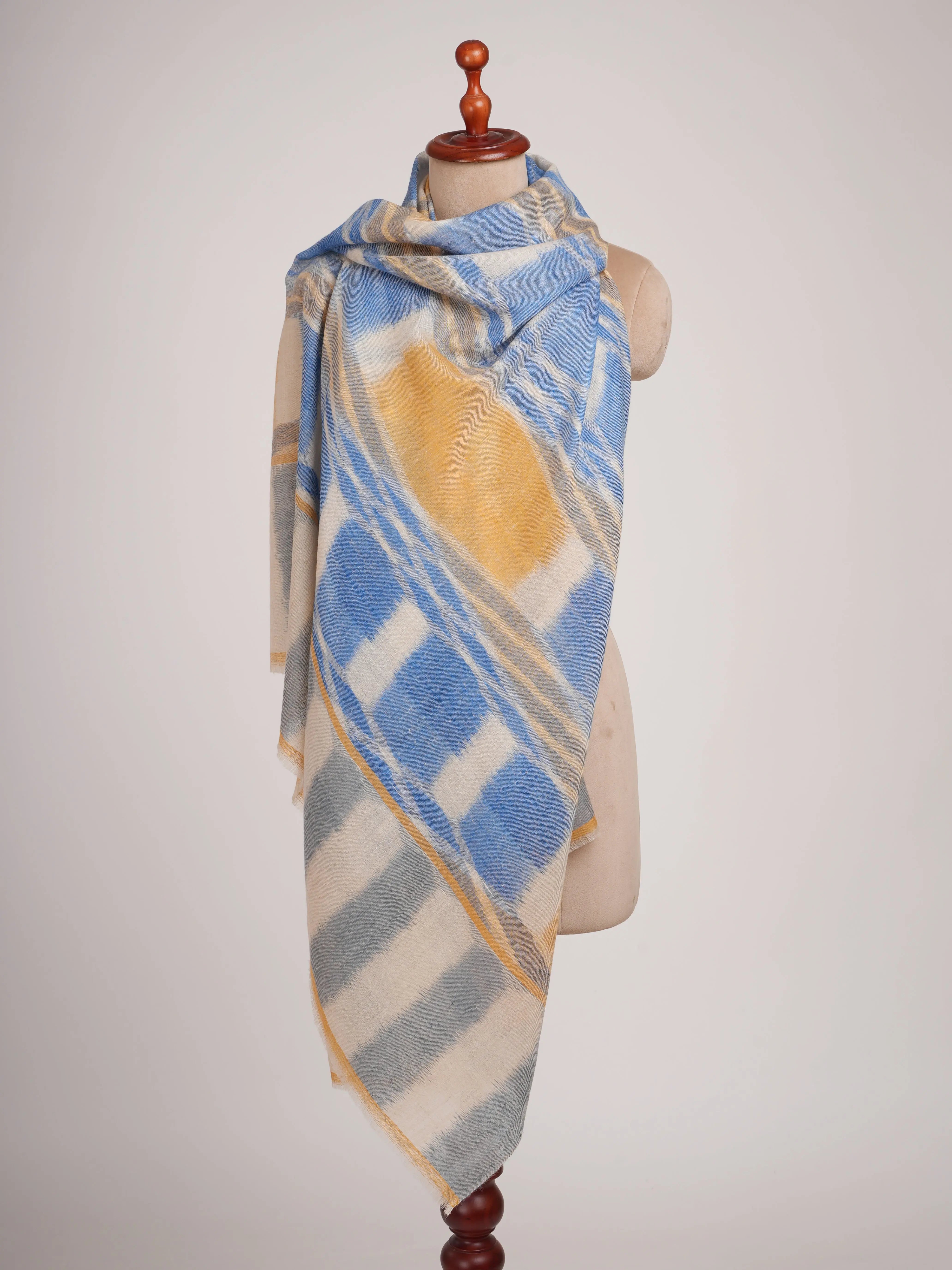 Featherlight Handwoven Ikat Kashmiri Pashmina Shawl Shahkaar