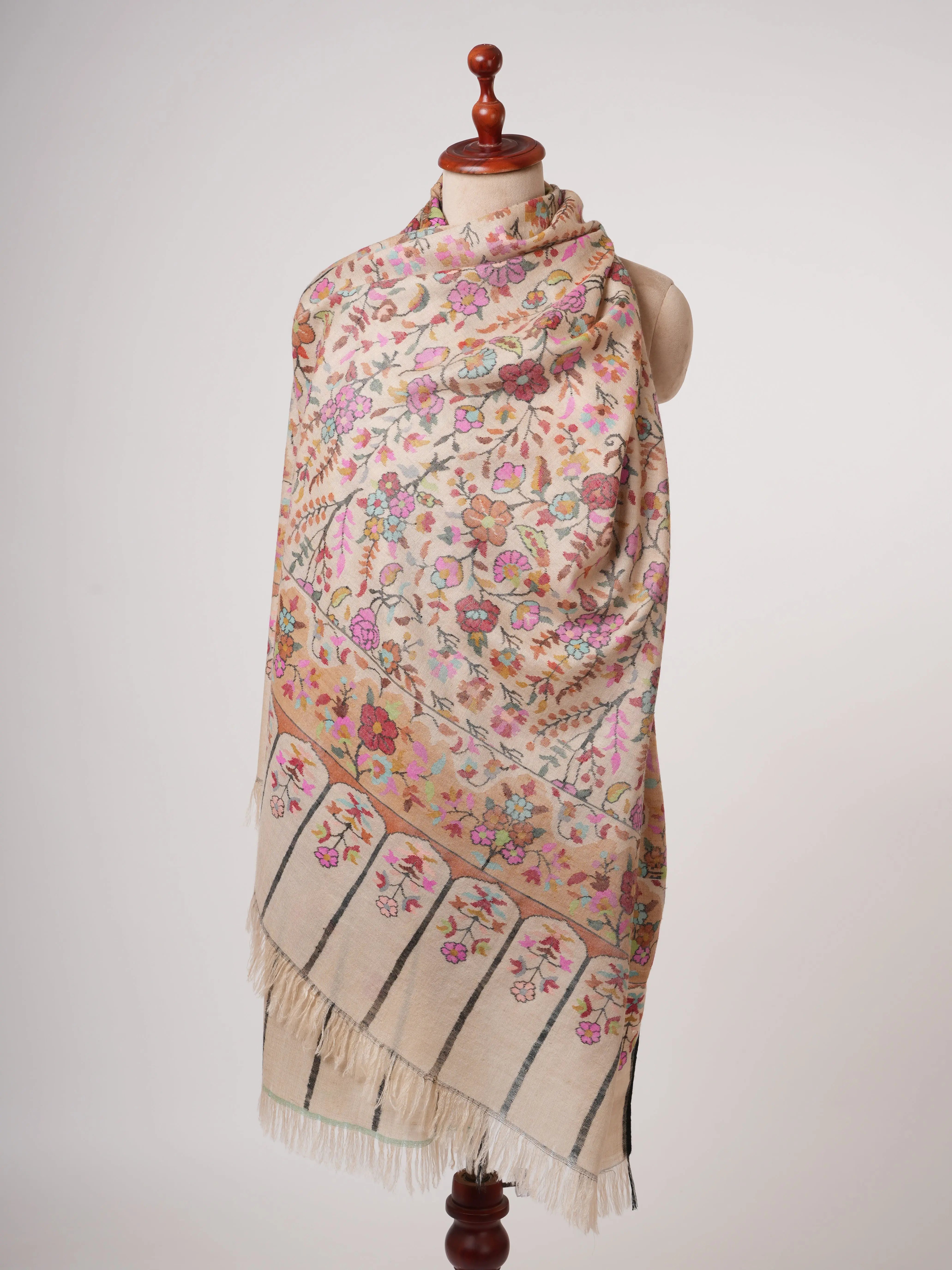 Fine Handwoven Cream Kani Pashmina Shawl with Floral Motifs & Outline Shahkaar