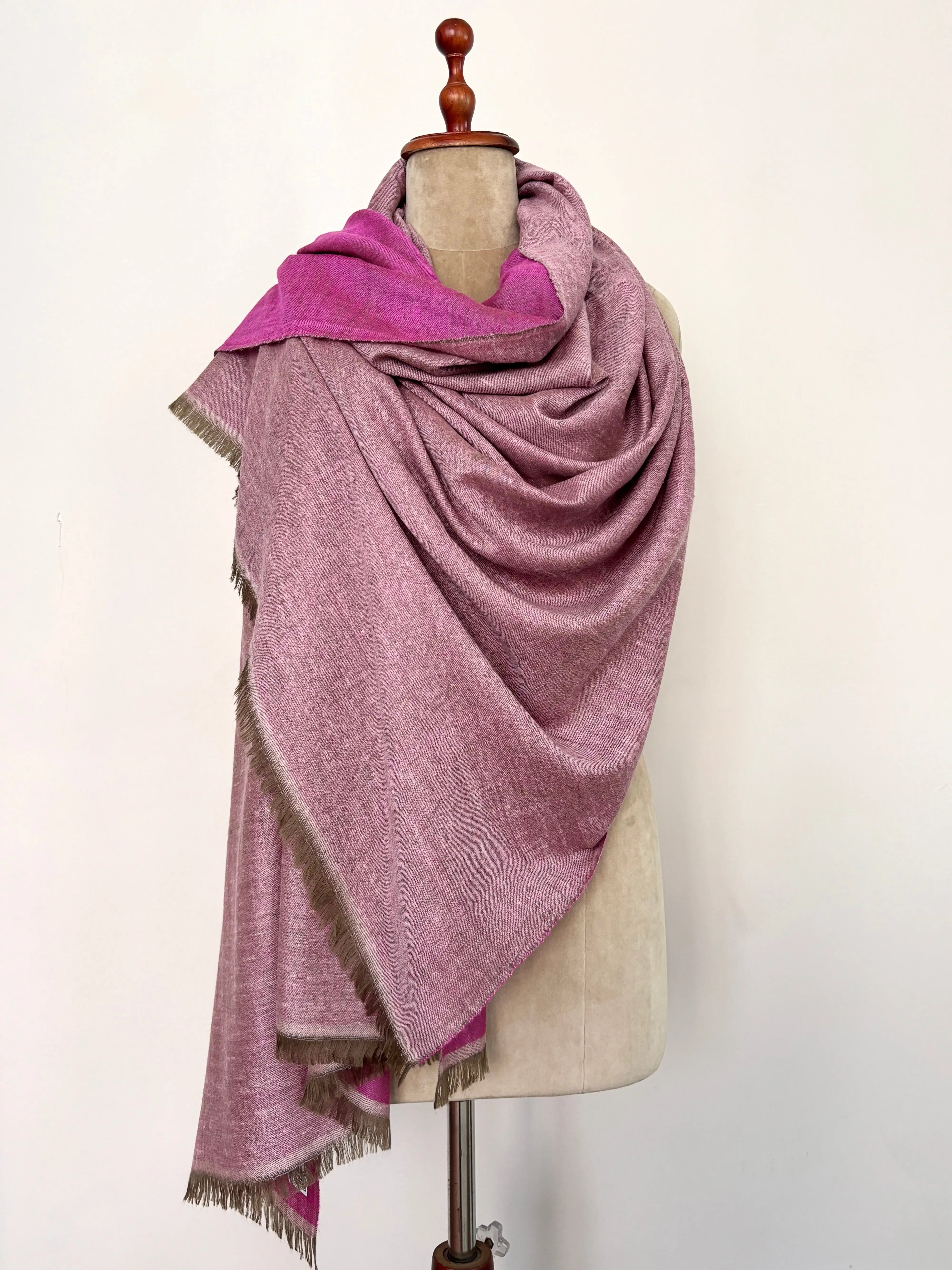 Fuchsia and Ivory Dorukha Kashmiri Pashmina Handloom Shawl Shahkaar