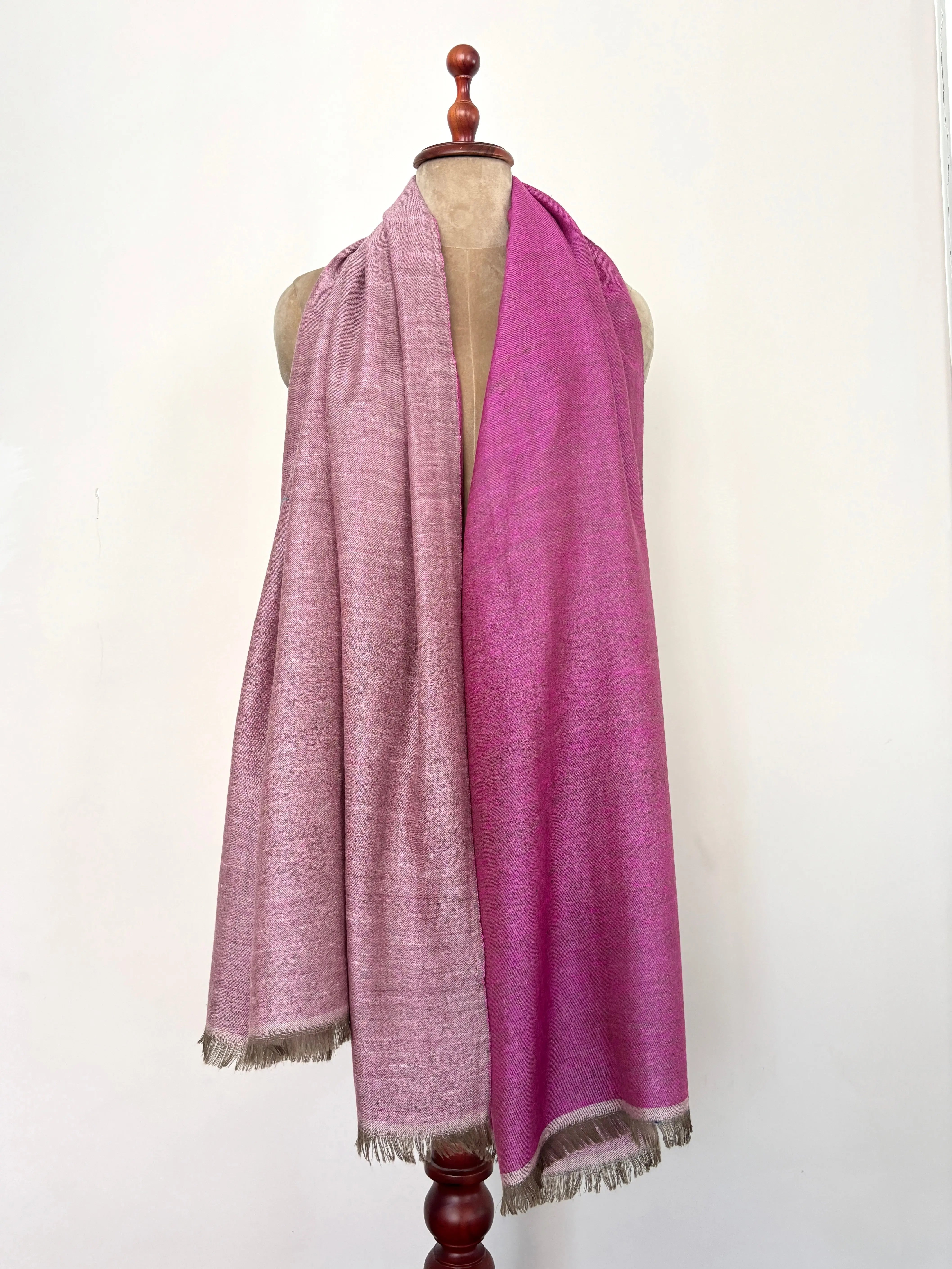 Fuchsia and Ivory Dorukha Kashmiri Pashmina Handloom Shawl Shahkaar
