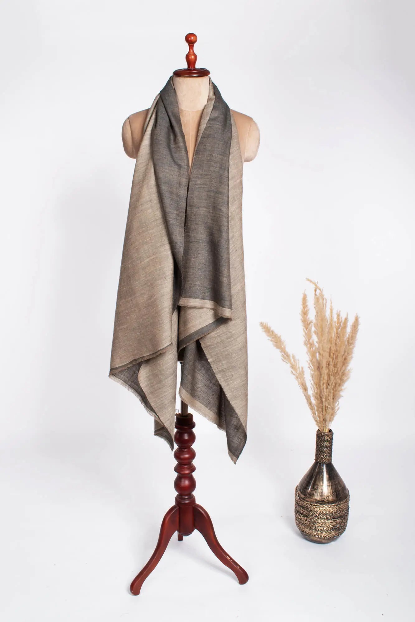 Grey And Ivory Dorukha Soft Pashmina Shawl - BASILDON Shahkaar