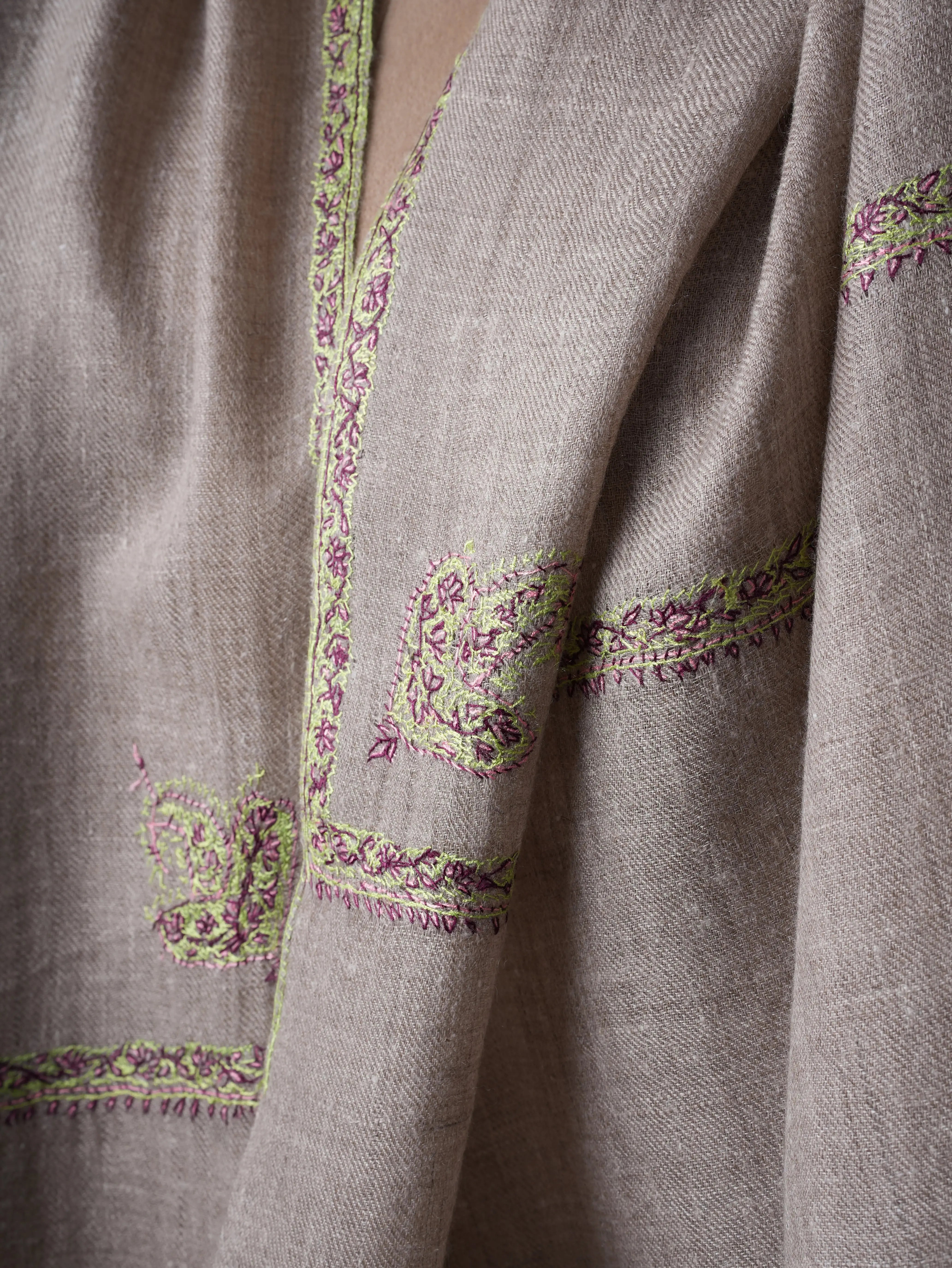 Grey Baby Soft Cashmere Scarf with Bail Embroidery – Handloomed Shahkaar